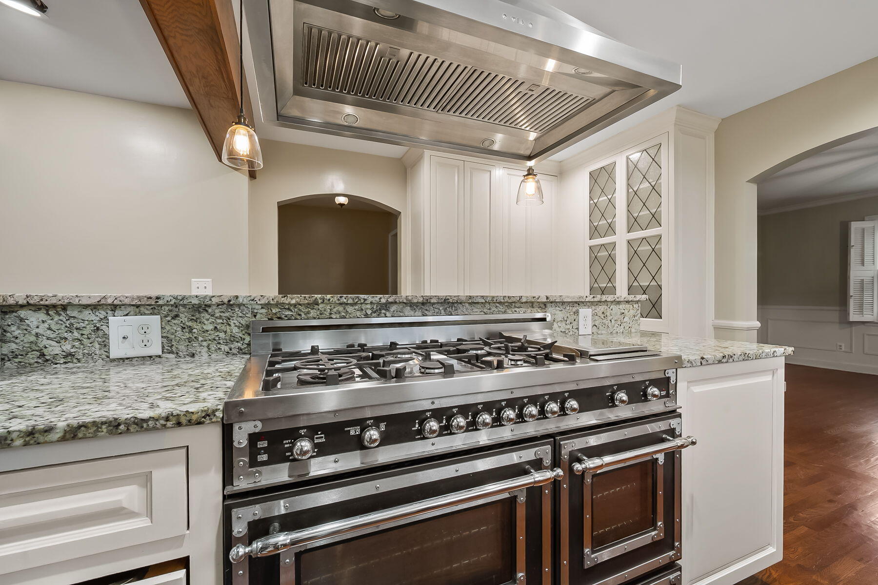 2295 Oxford Road, Upper Arlington, Ohio 43221