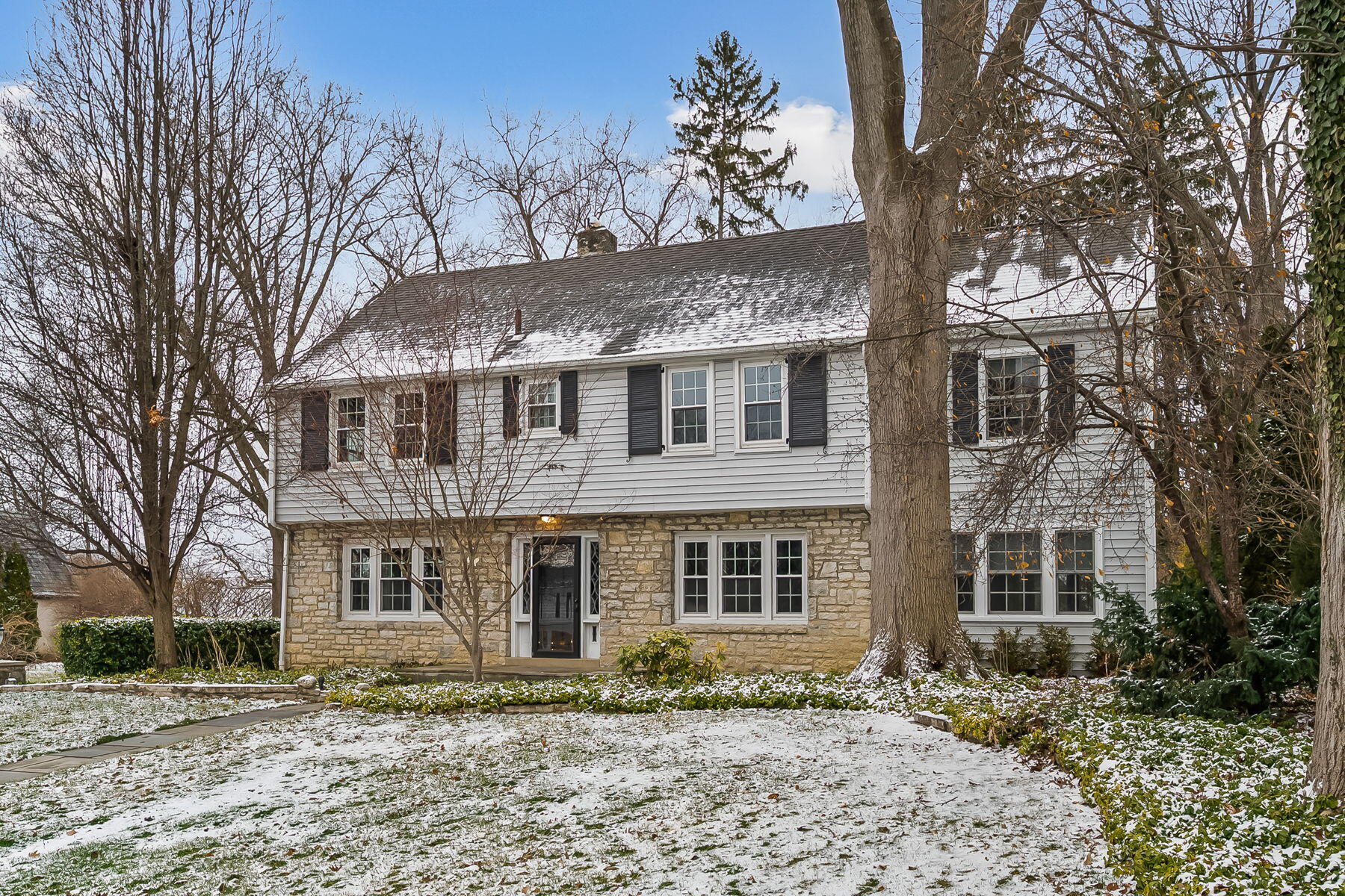 2295 Oxford Road, Upper Arlington, Ohio 43221