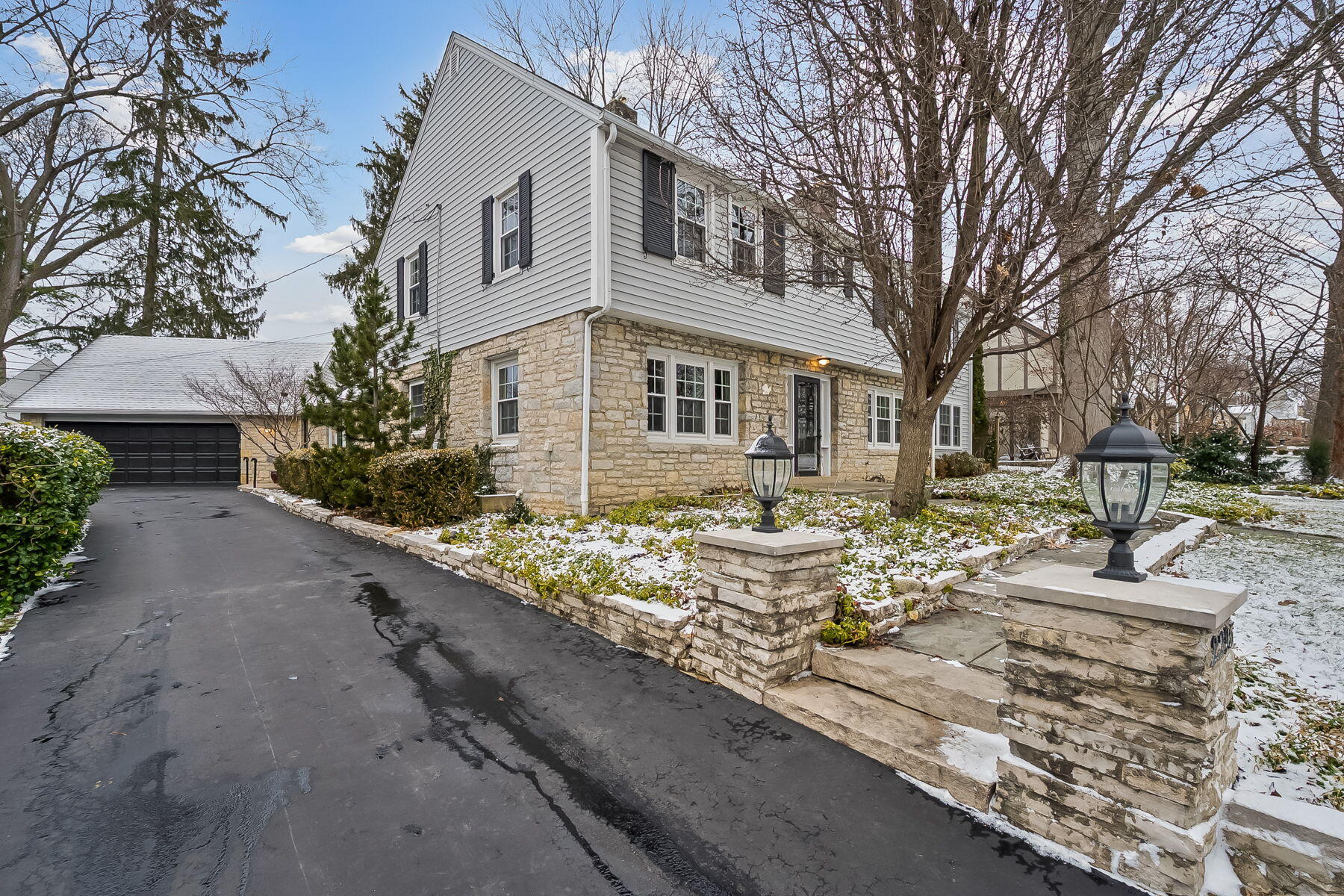 2295 Oxford Road, Upper Arlington, Ohio 43221