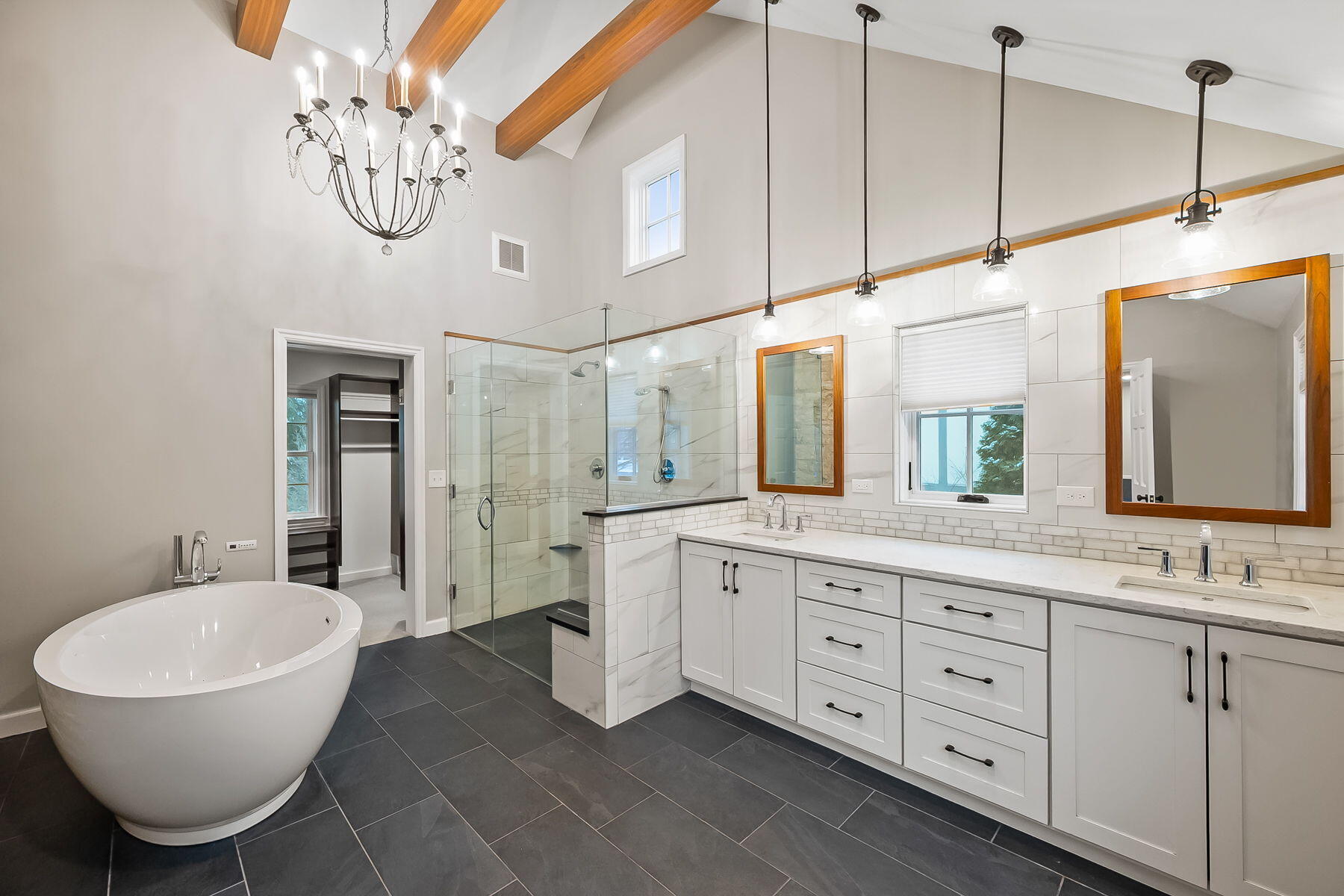 2295 Oxford Road, Upper Arlington, Ohio 43221