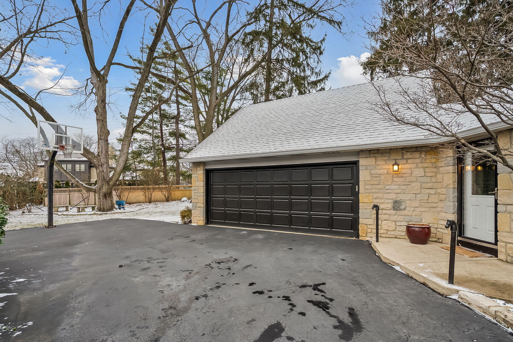 2295 Oxford Road, Upper Arlington, Ohio 43221