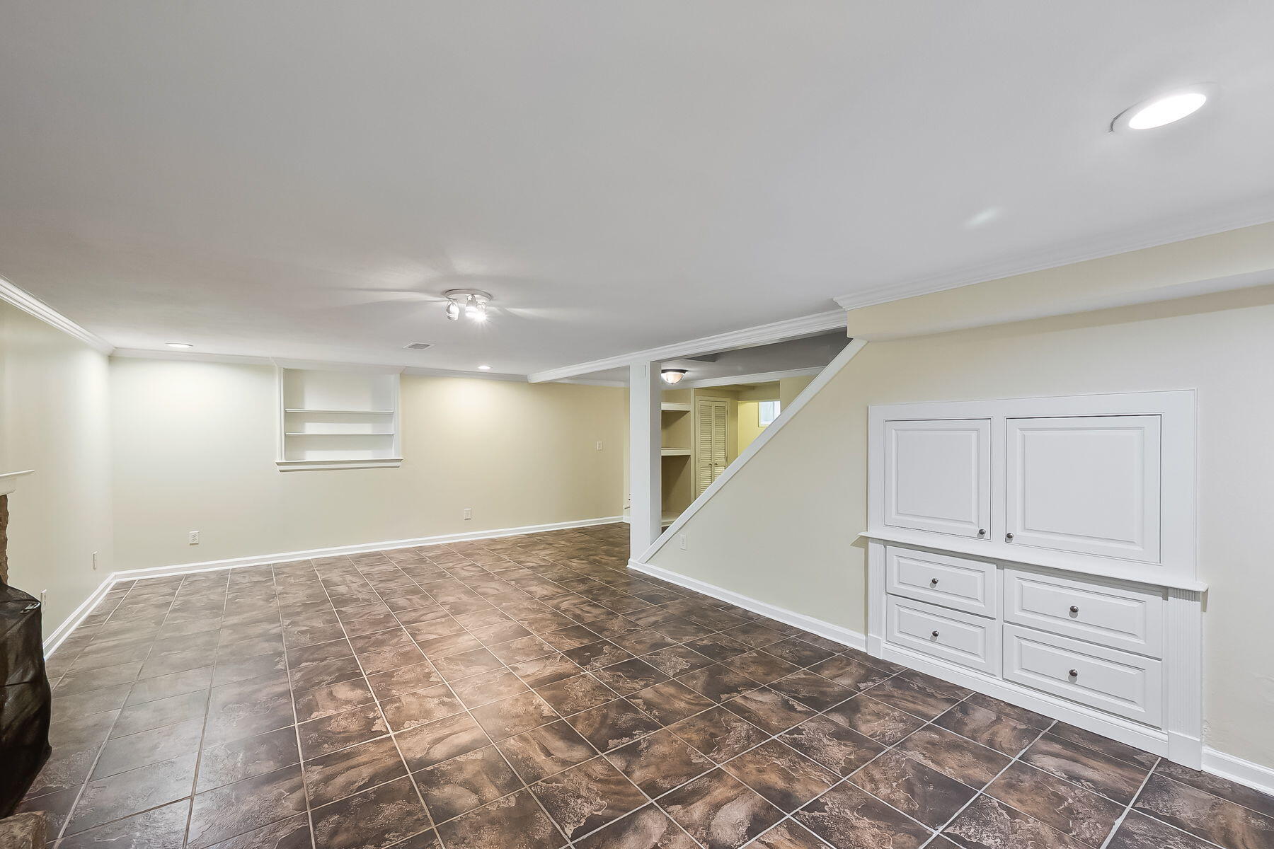 2295 Oxford Road, Upper Arlington, Ohio 43221