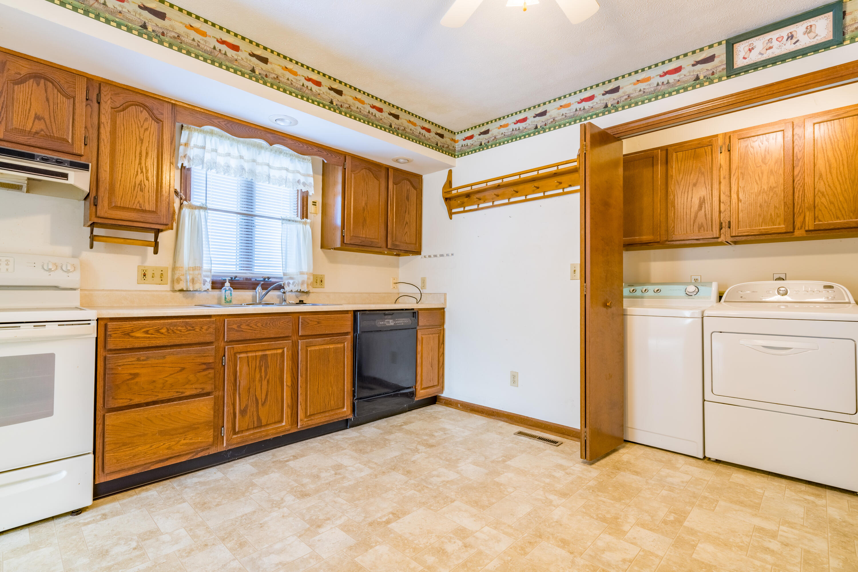 1883 Shawnee Drive, Sidney, Ohio 45365