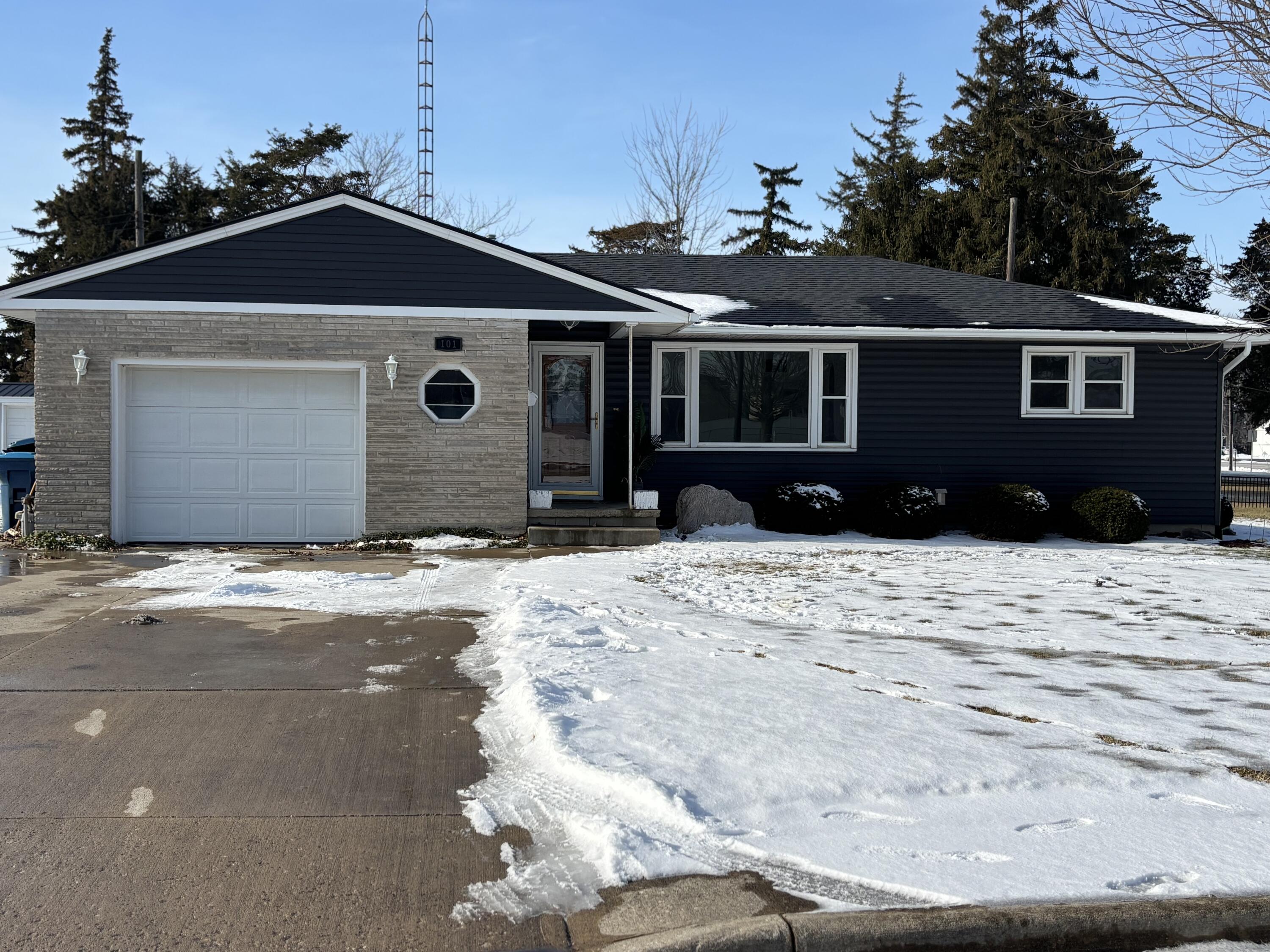 101 Island Avenue, Jackson Center, Ohio 45334