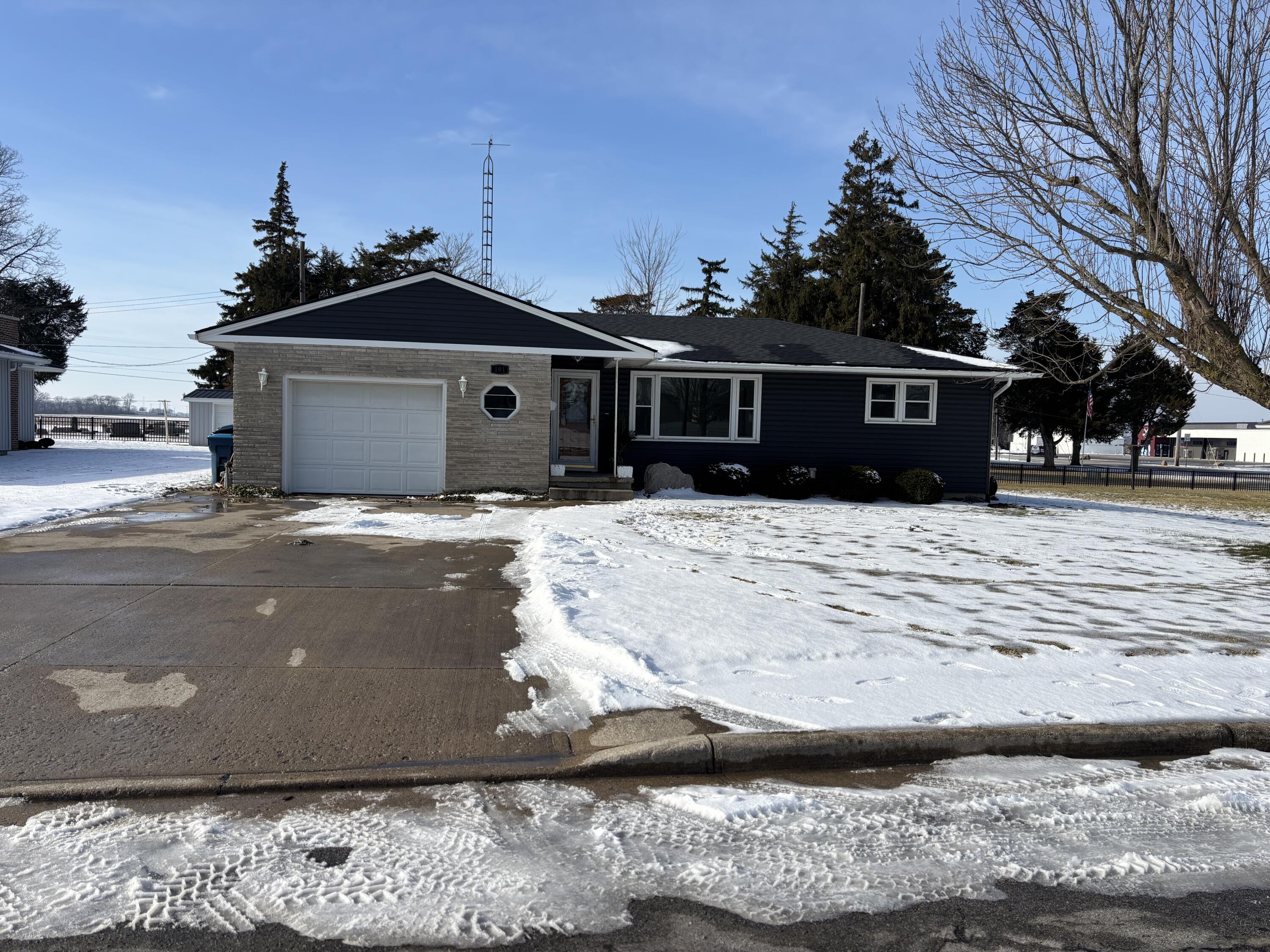 101 Island Avenue, Jackson Center, Ohio 45334