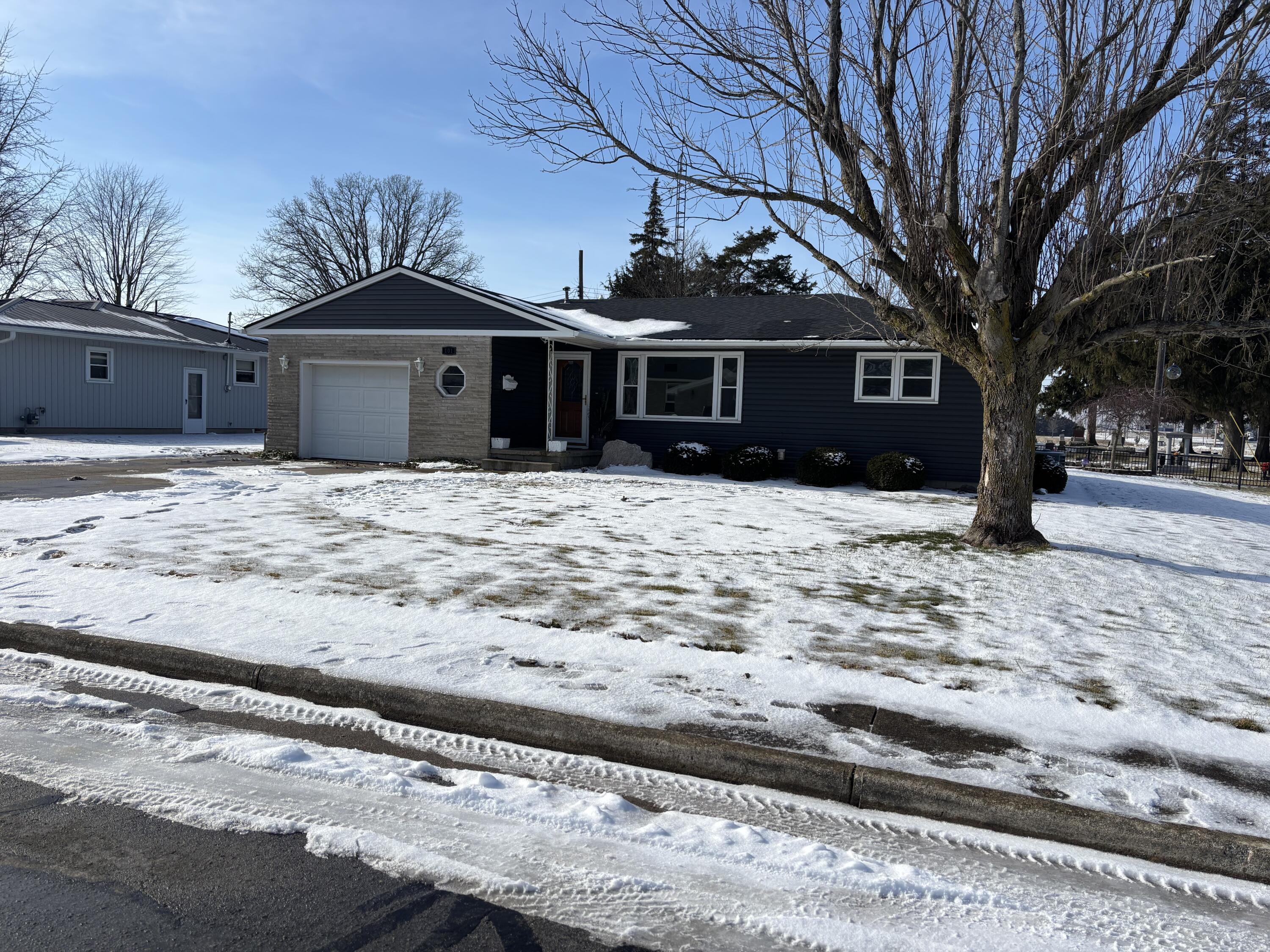 101 Island Avenue, Jackson Center, Ohio 45334