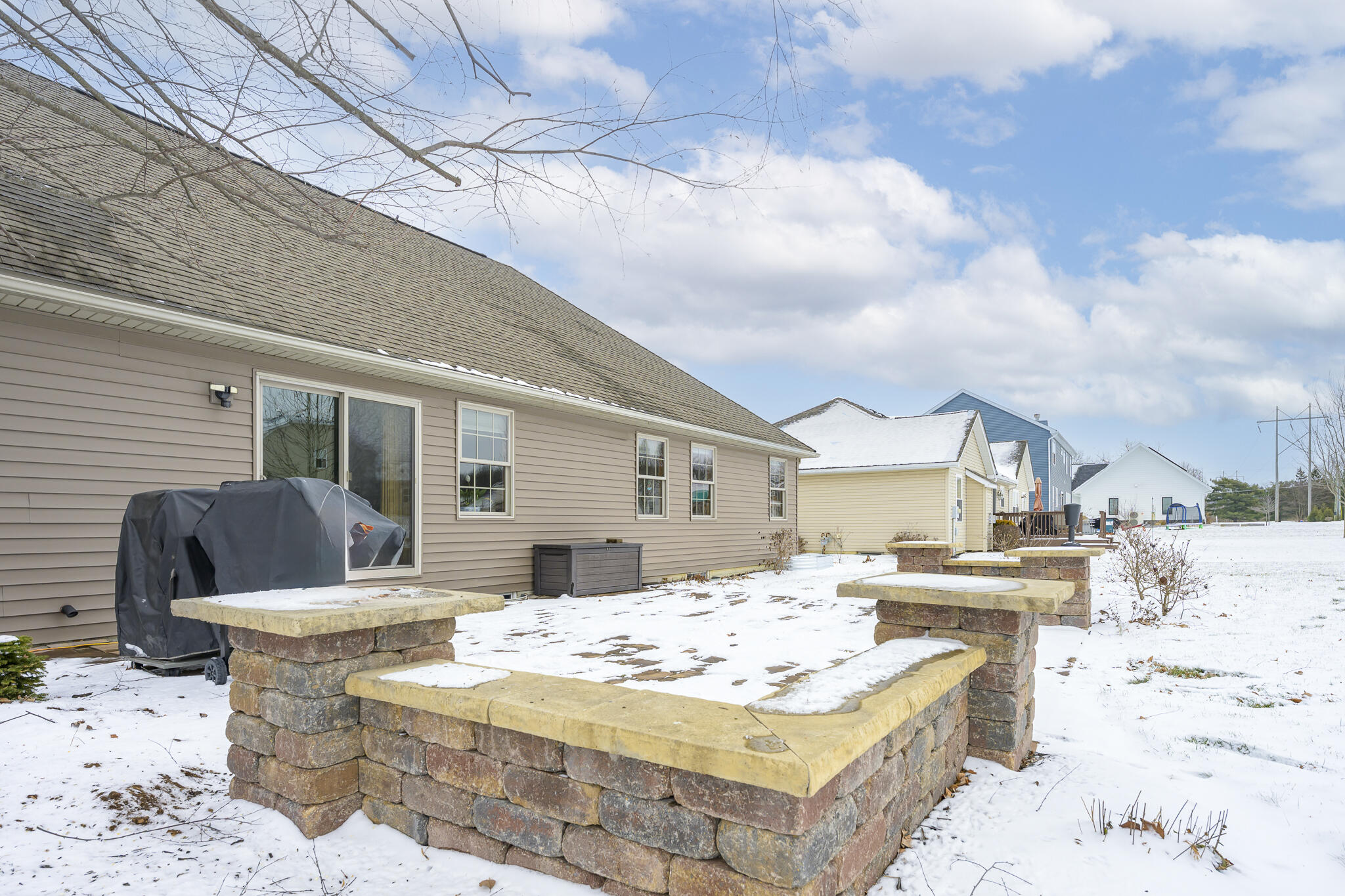 1447 Hickory Gate Drive, Marysville, Ohio 43040