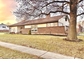 195 Carlos Lane, Lima, Ohio 45804, 3 Bedrooms Bedrooms, ,2 BathroomsBathrooms,Residential,For Sale,Carlos,1043180