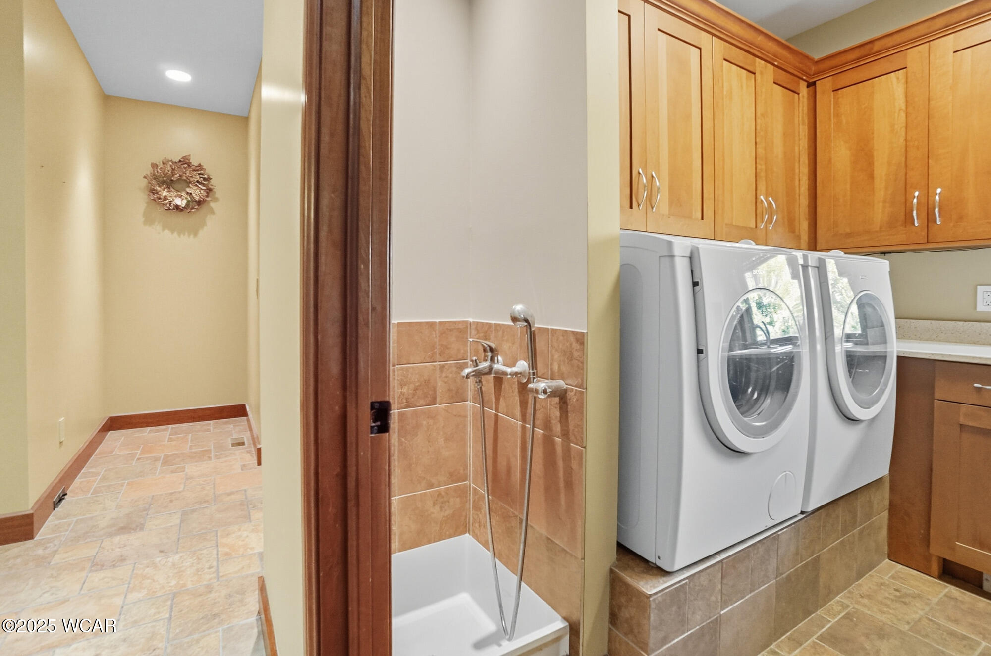 3039 Lakeshore Drive, Lima, Ohio