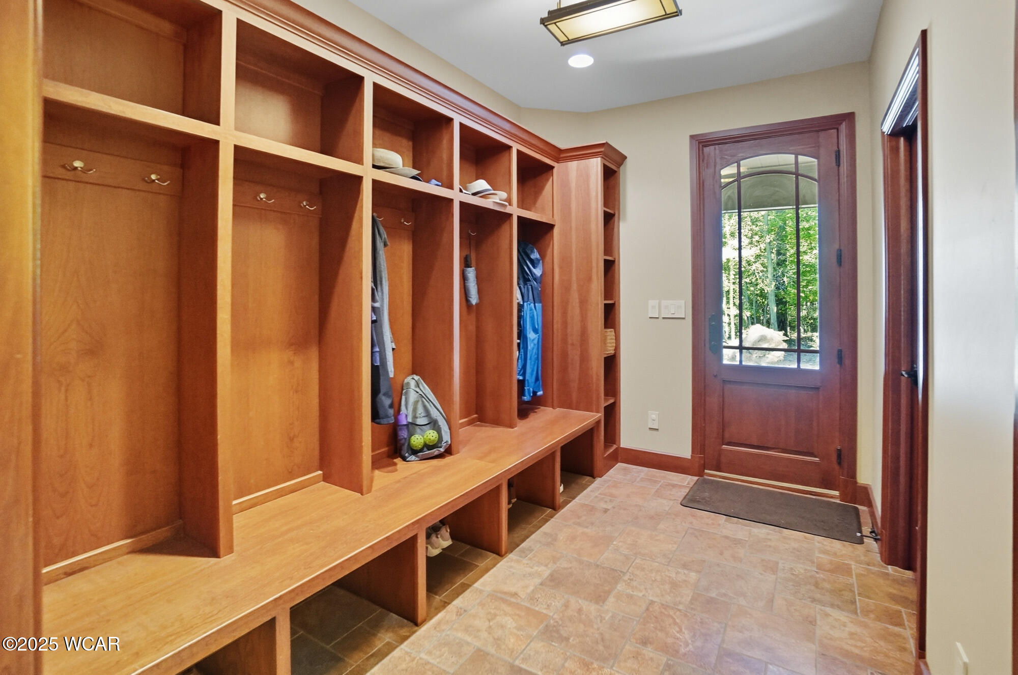 3039 Lakeshore Drive, Lima, Ohio