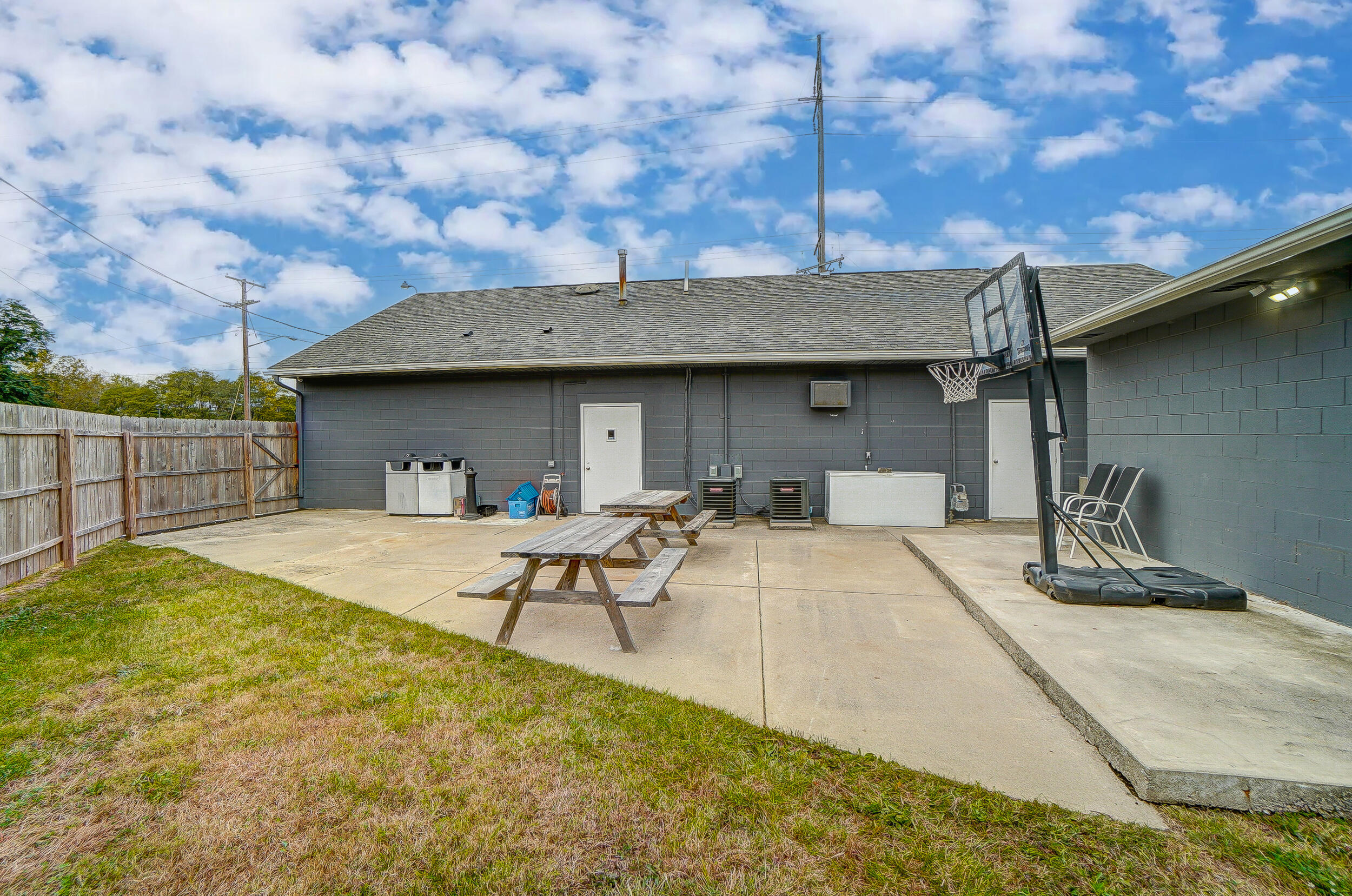 1815 Columbus Avenue, Springfield, Ohio 45503