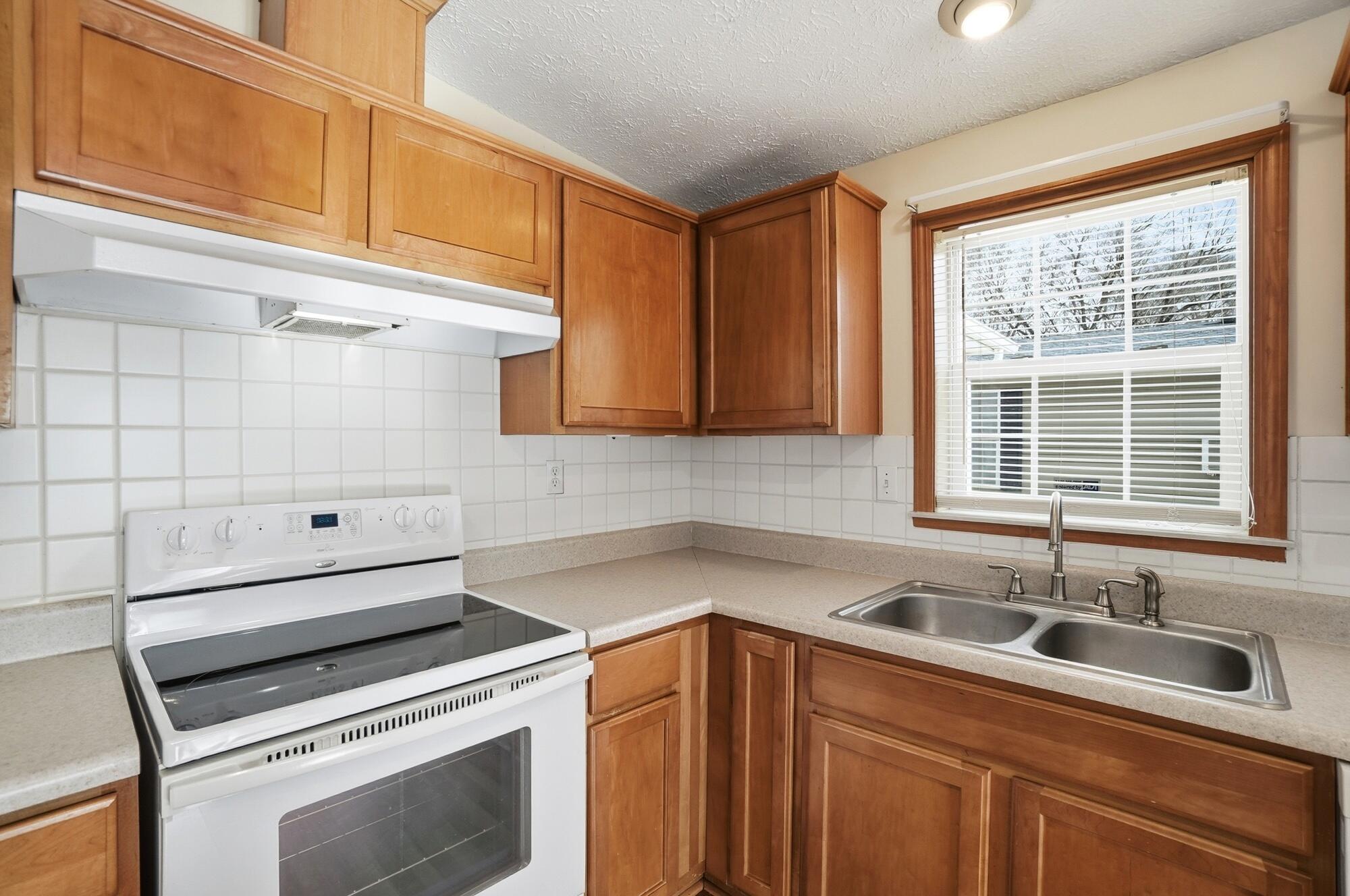 1810 Summit Street, Springfield, Ohio 45503