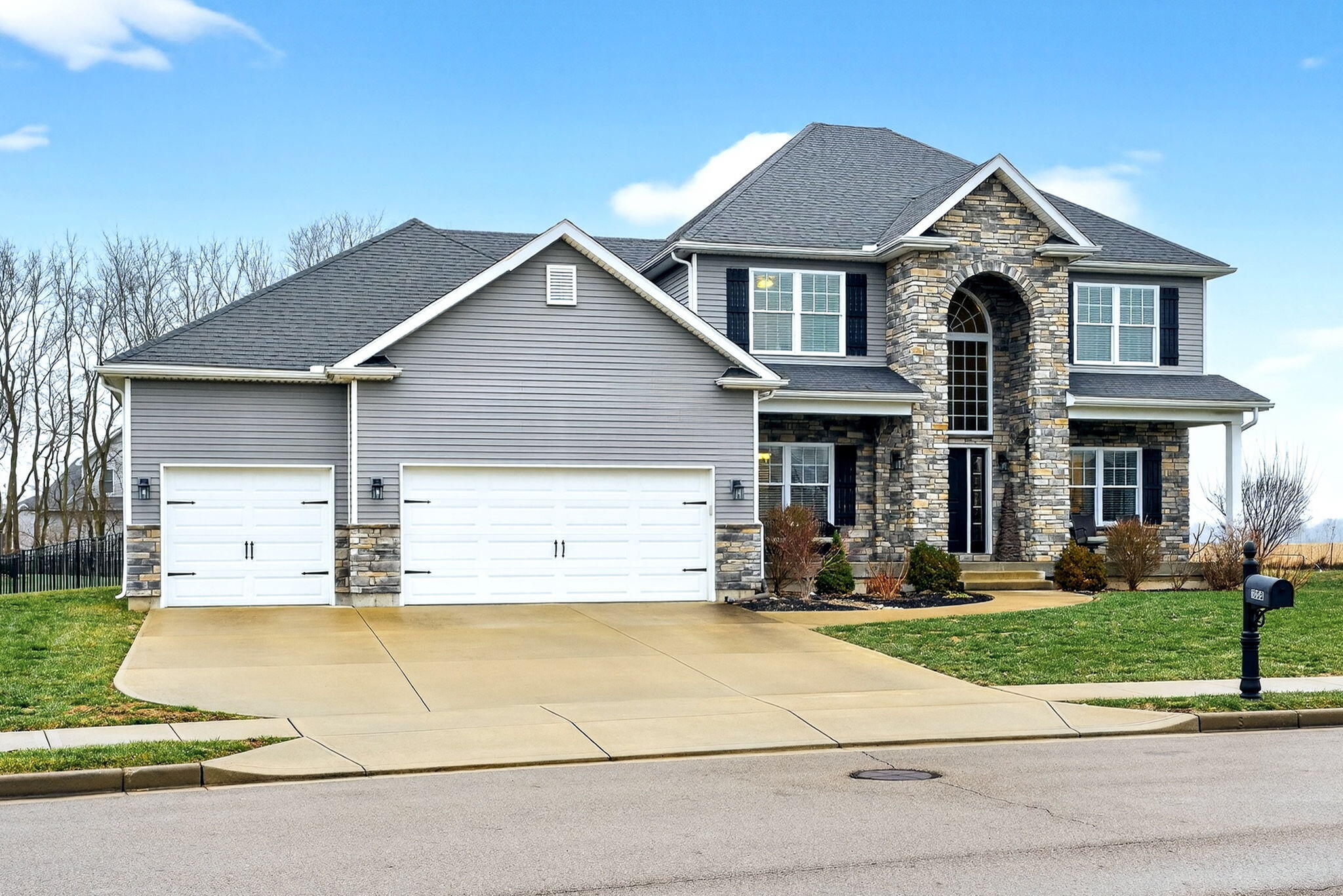 1008 Haverhill Drive, Troy, Ohio 45373