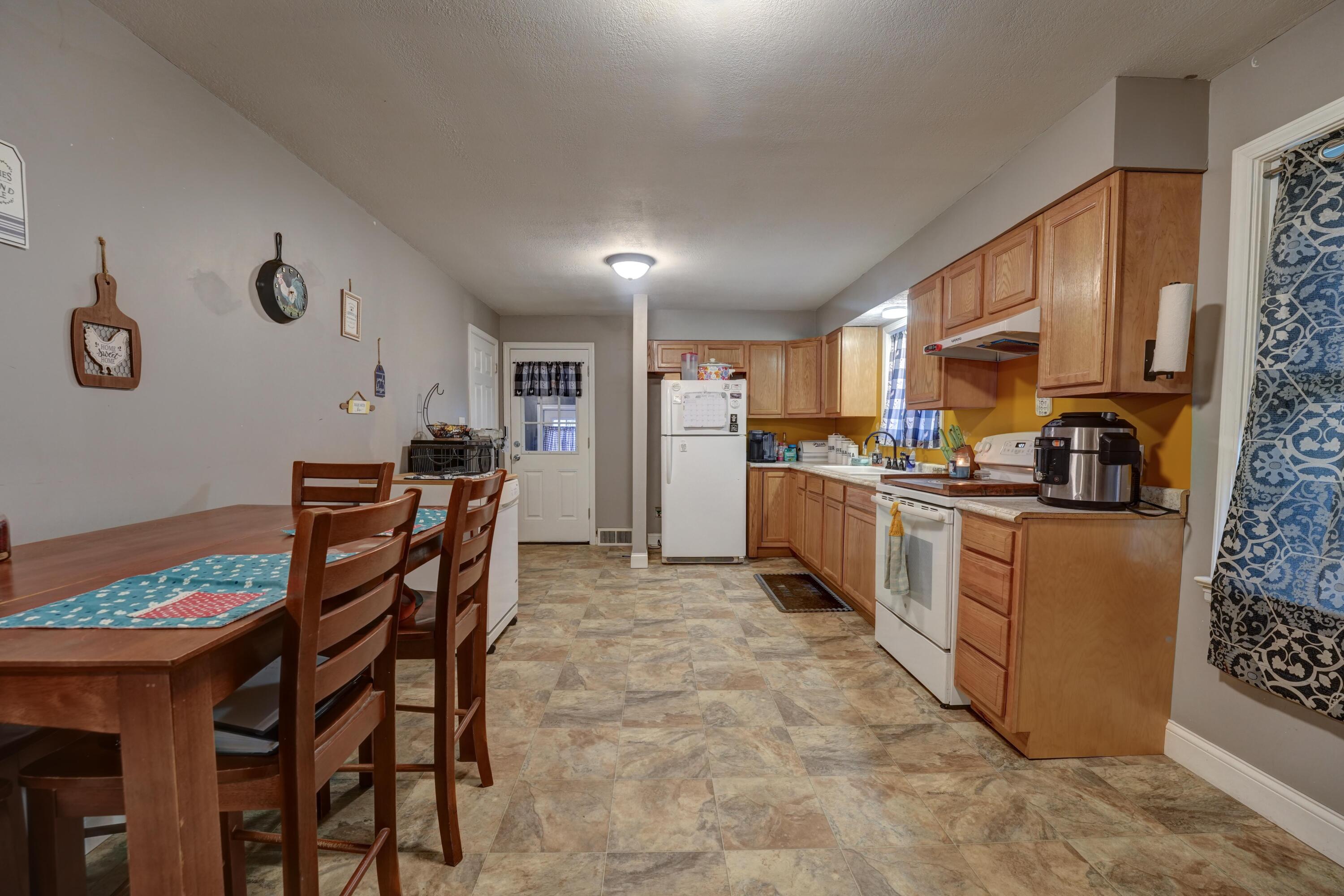 477 State Route 571, Union City, Ohio 45390