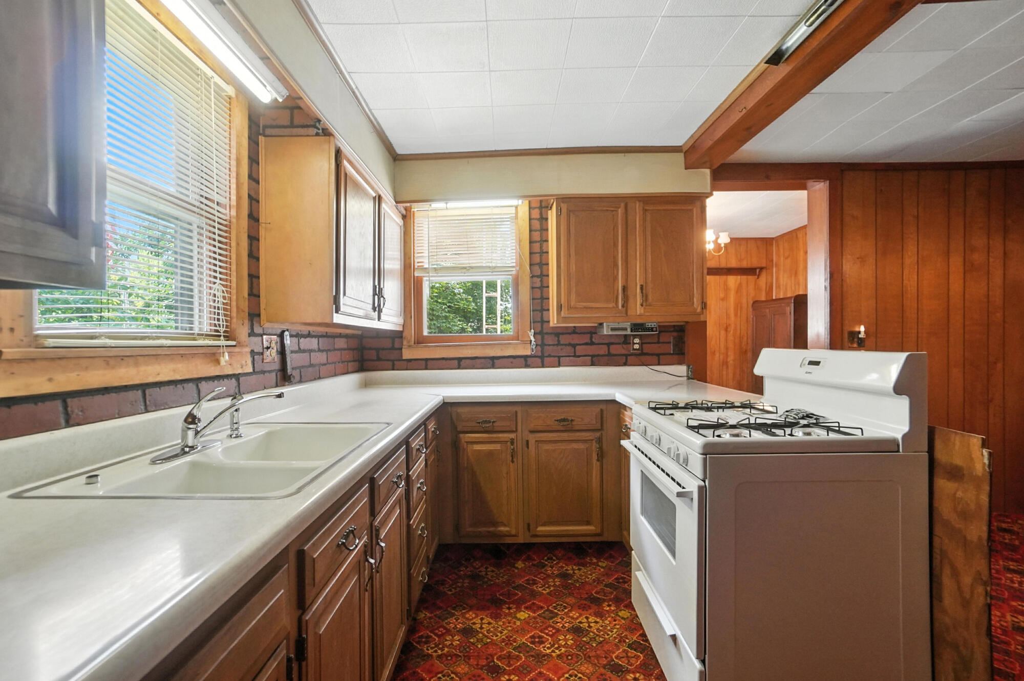 292 Main Street, London, Ohio 43140