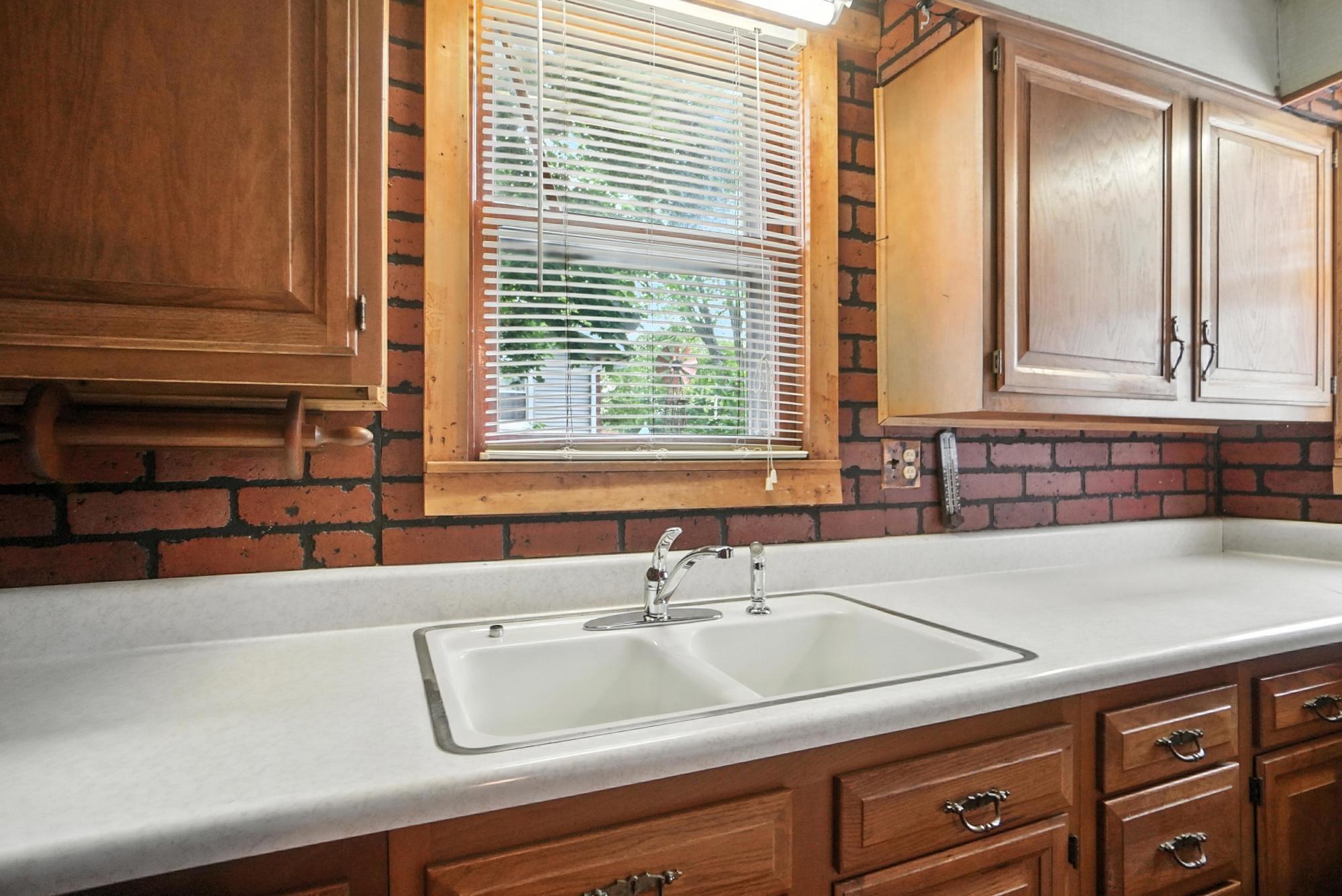 292 Main Street, London, Ohio 43140