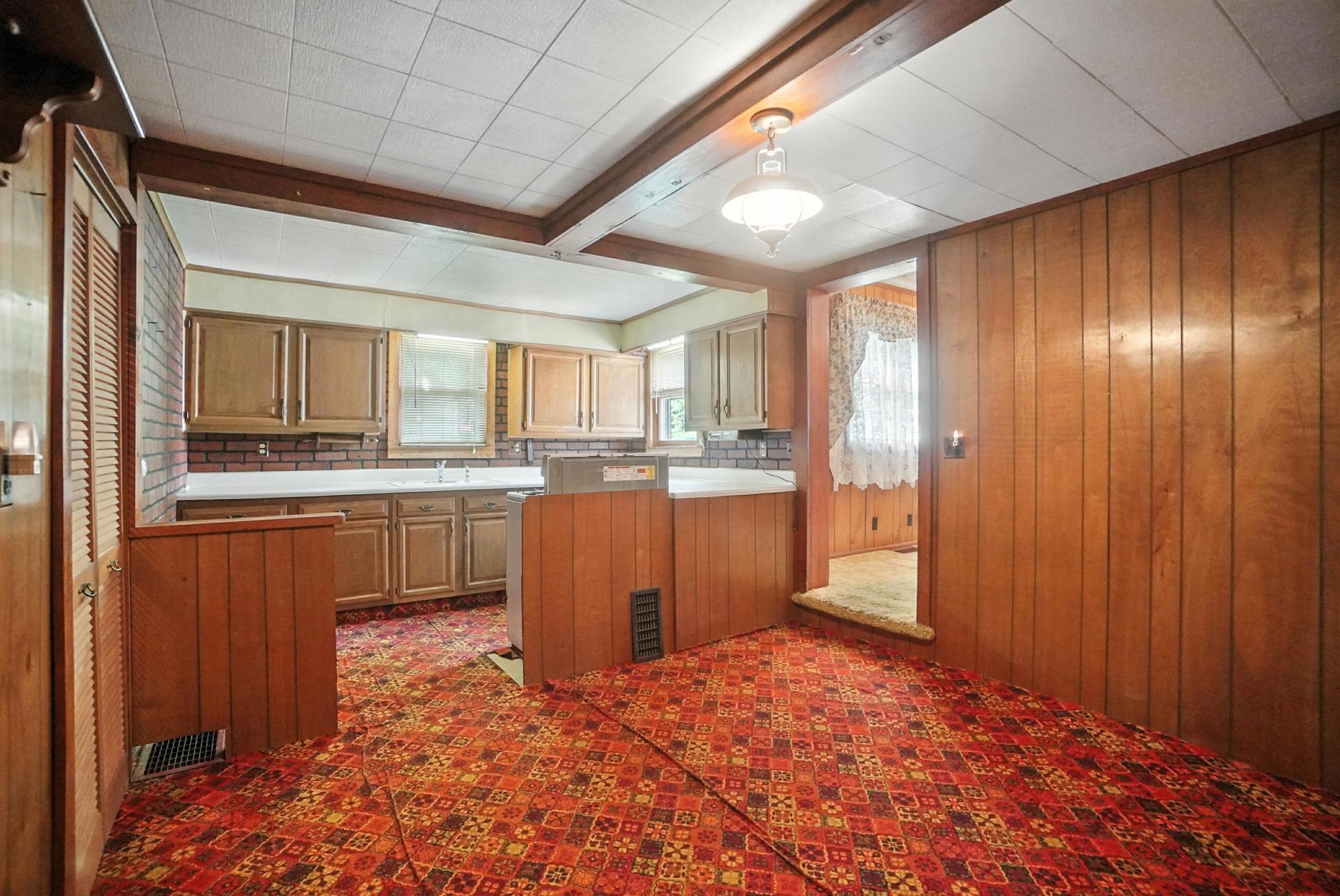 292 Main Street, London, Ohio 43140