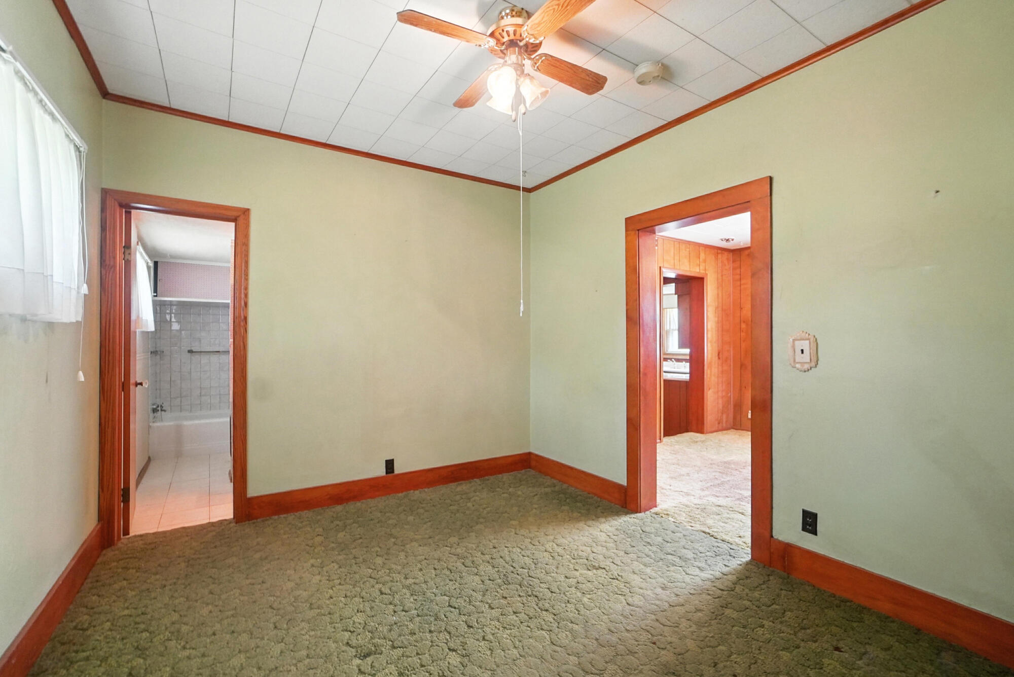 292 Main Street, London, Ohio 43140