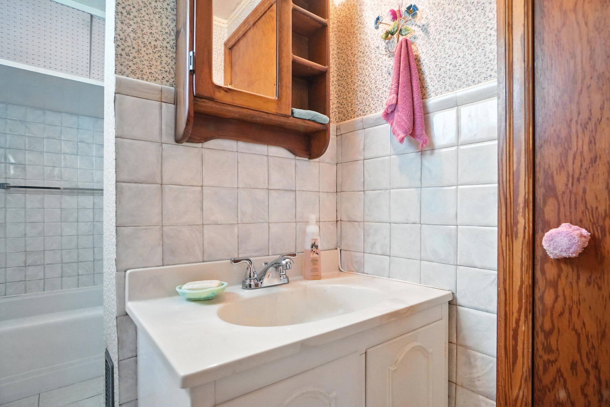 292 Main Street, London, Ohio 43140