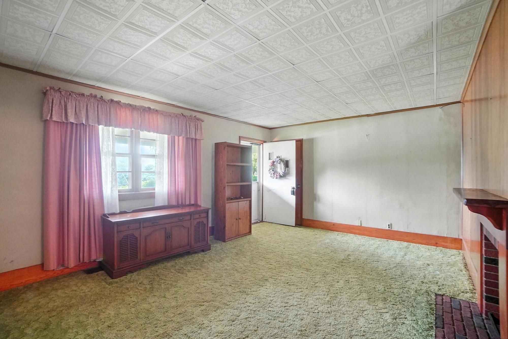 292 Main Street, London, Ohio 43140