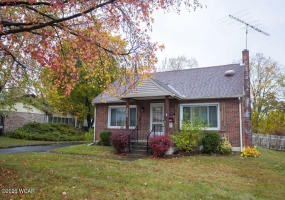 200 Edgar Avenue, Findlay, Ohio, 3 Bedrooms Bedrooms, ,2 BathroomsBathrooms,Residential,For Sale,Edgar,309134