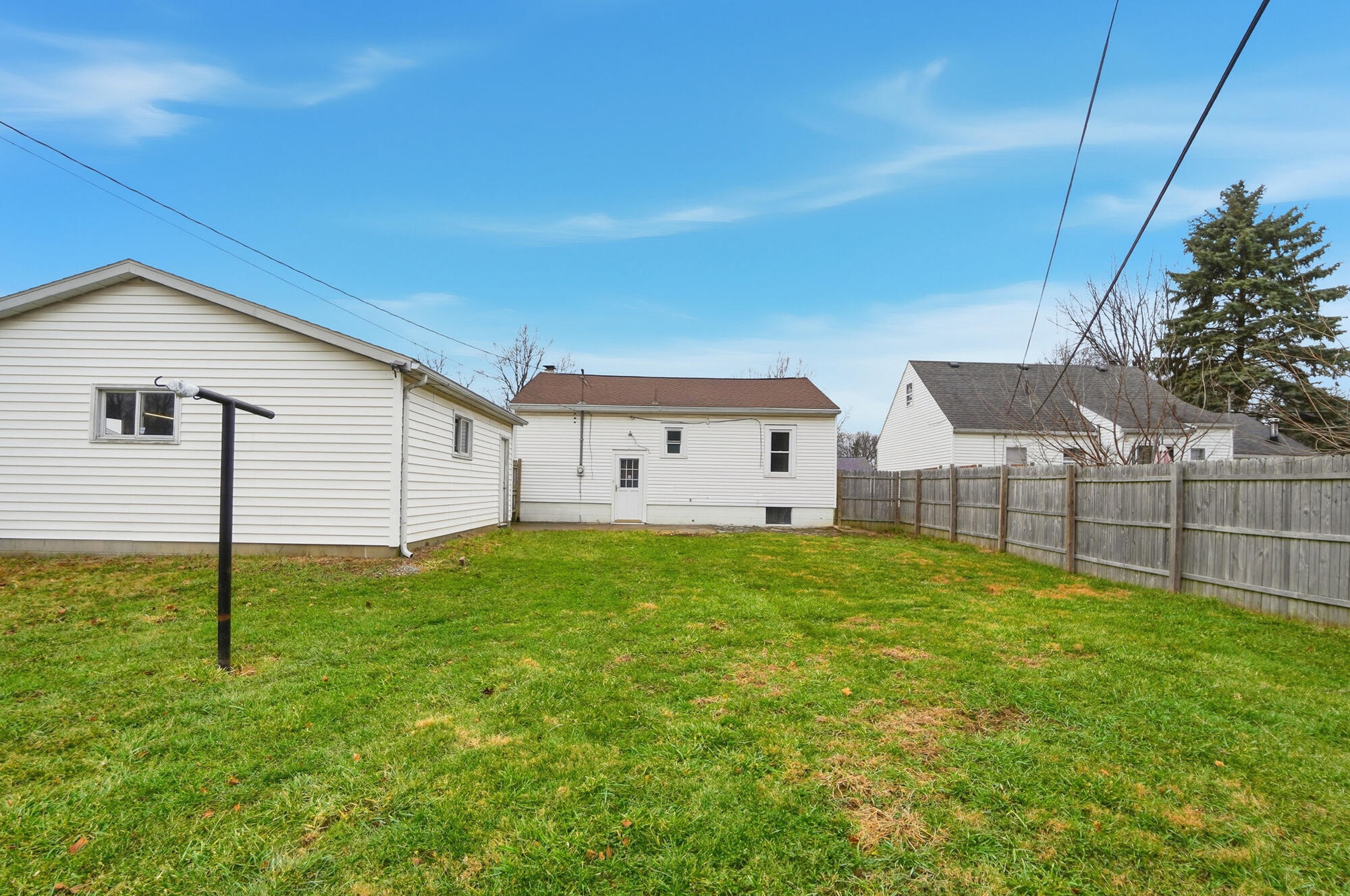 330 Larchmont Avenue, Springfield, Ohio 45503