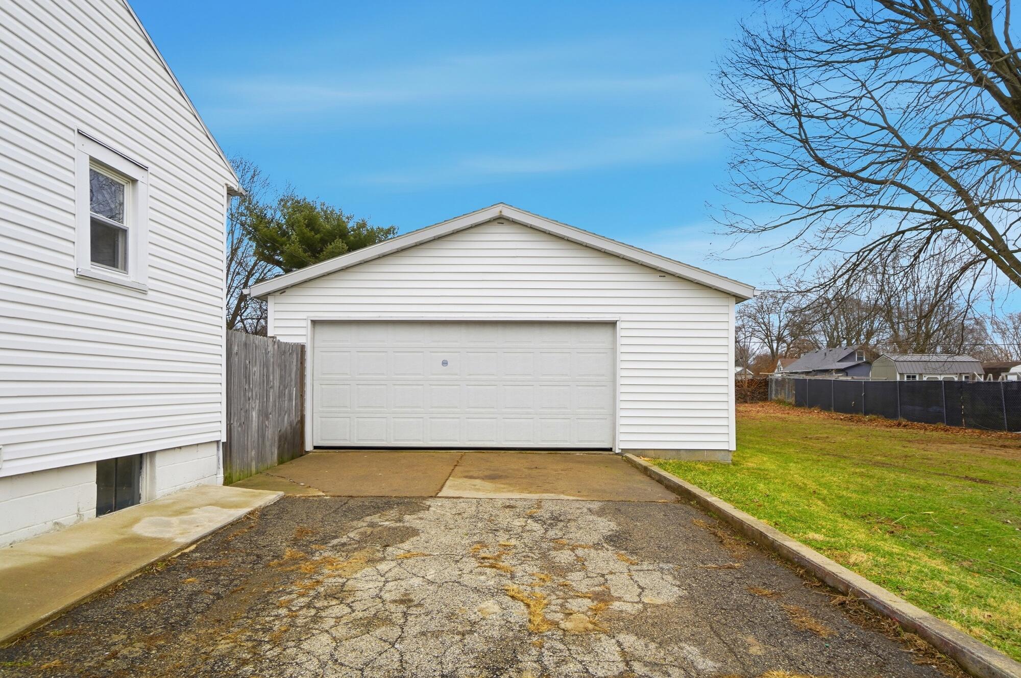 330 Larchmont Avenue, Springfield, Ohio 45503