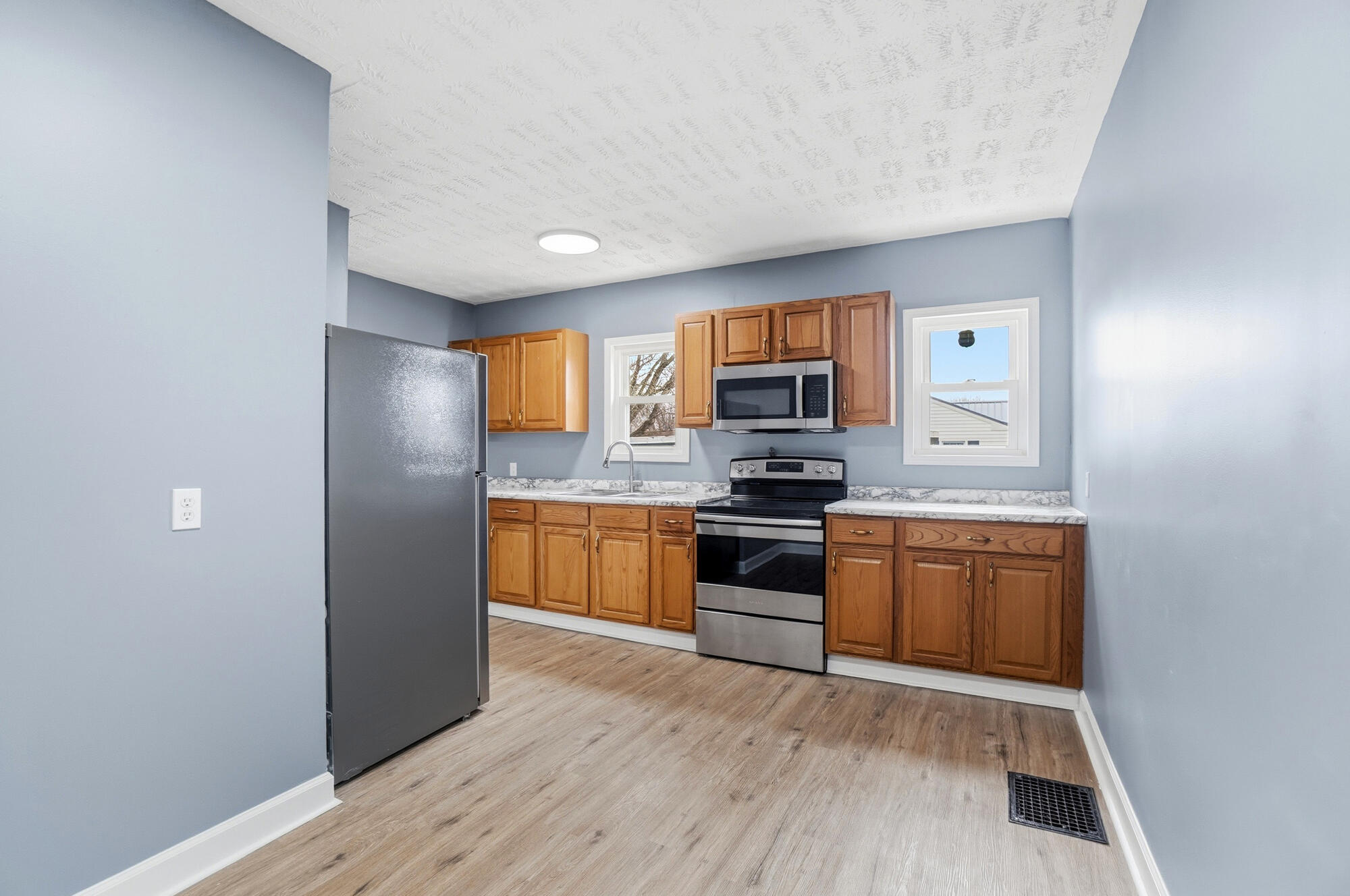 330 Larchmont Avenue, Springfield, Ohio 45503