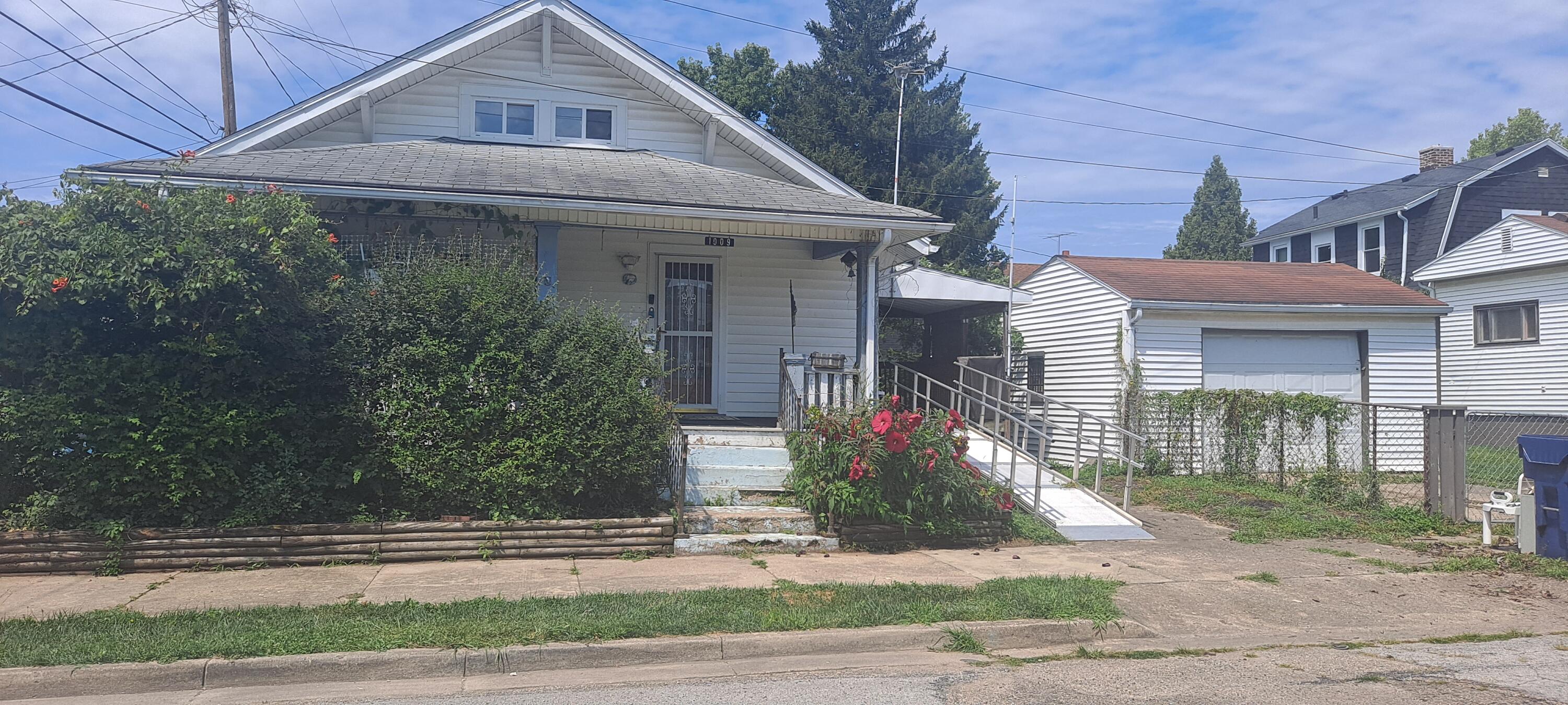 1009 Elm Street, Springfield, Ohio 45503