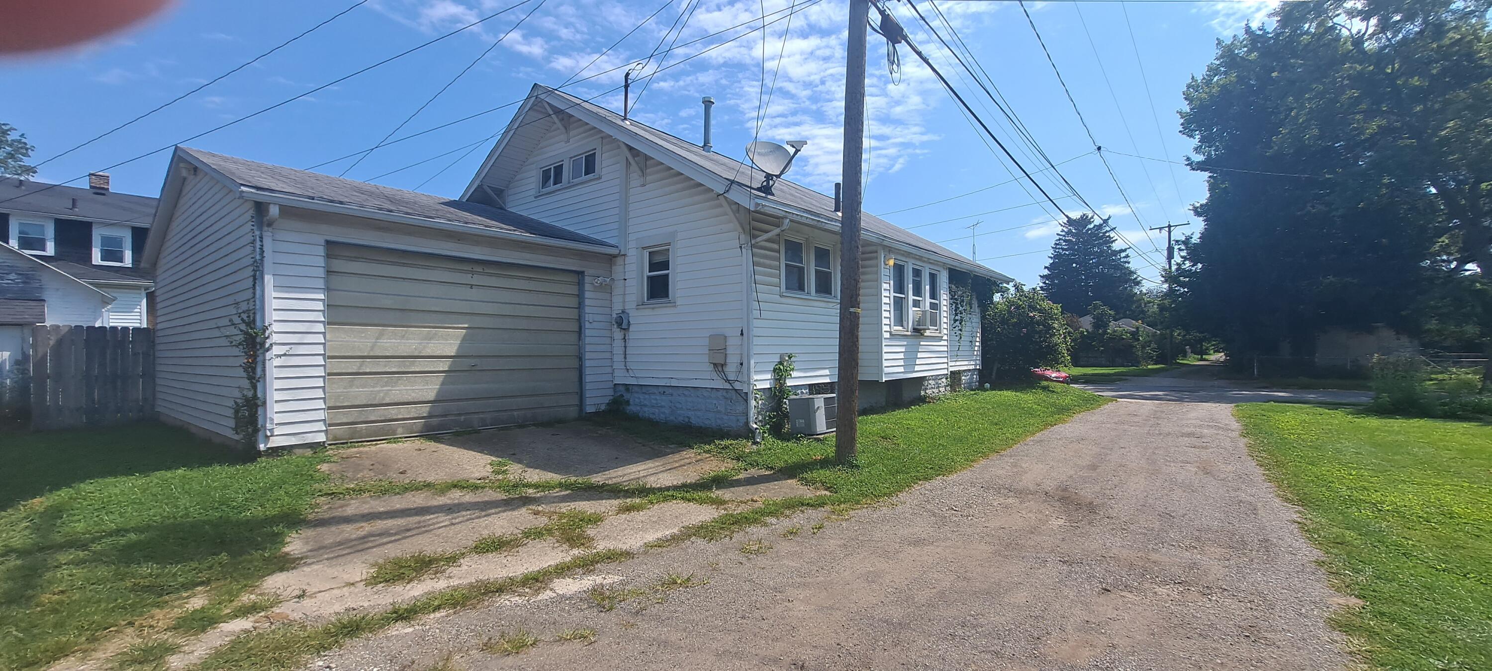 1009 Elm Street, Springfield, Ohio 45503