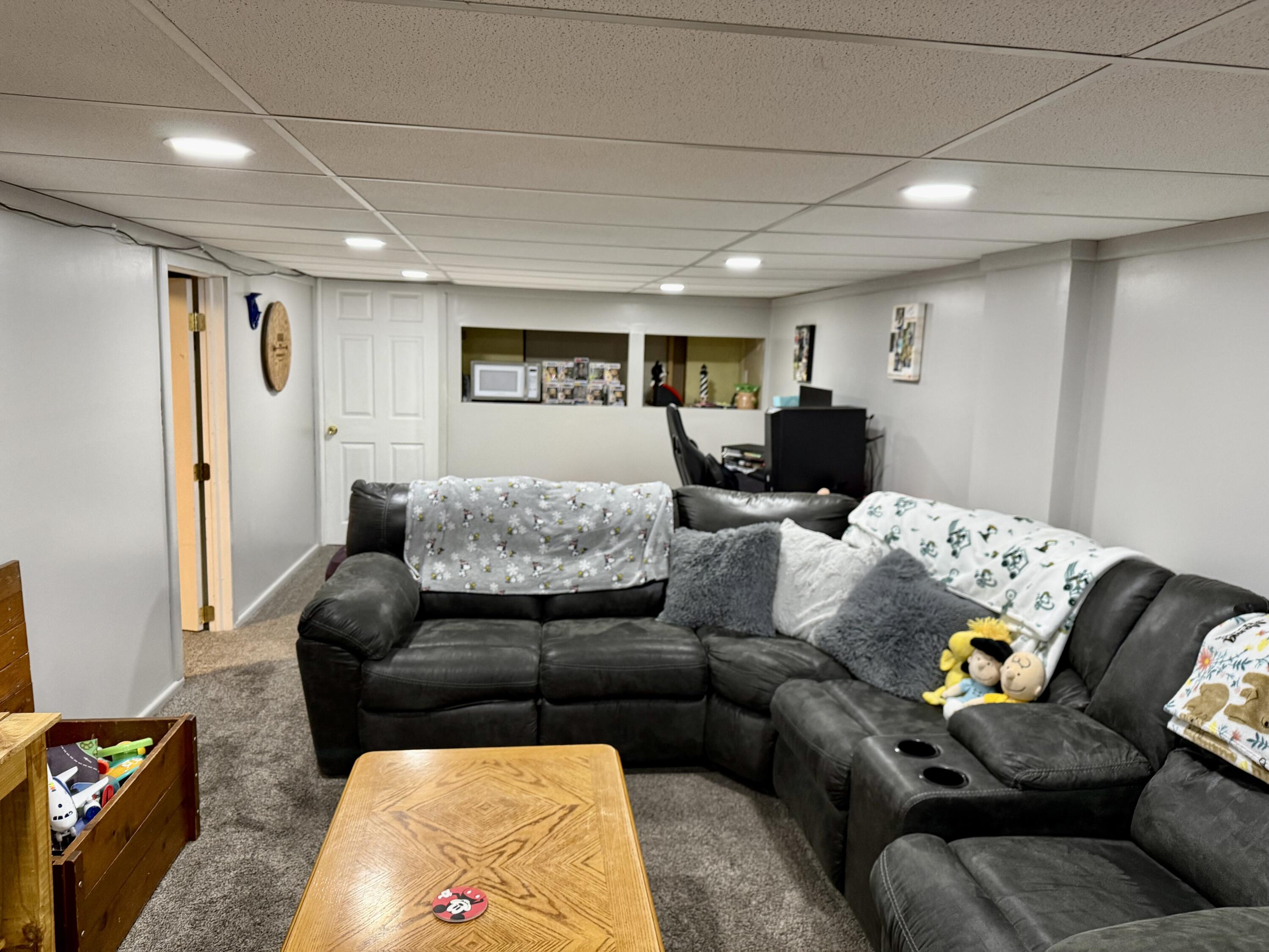 1033 Westmont Circle, Springfield, Ohio 45503