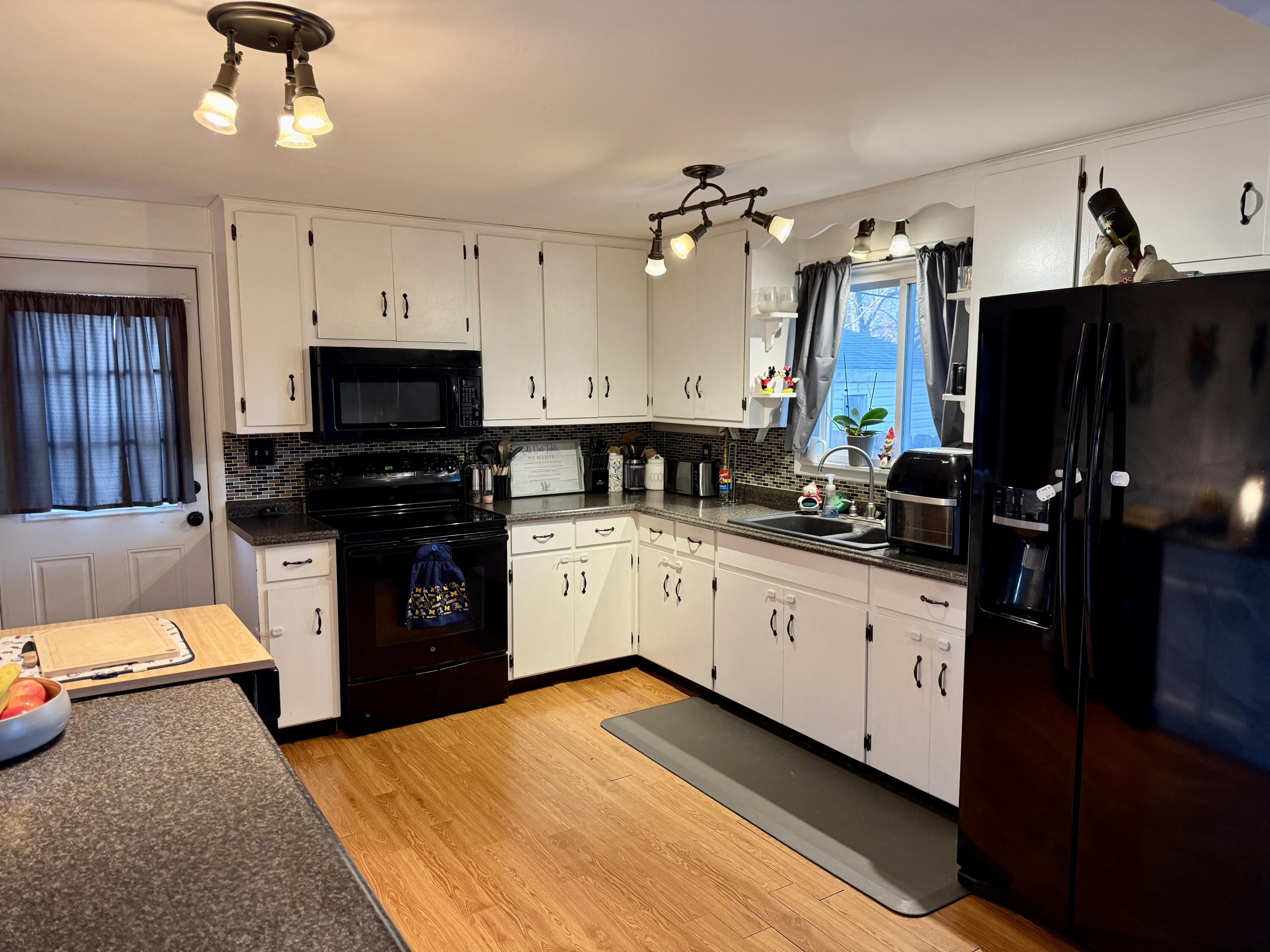 1033 Westmont Circle, Springfield, Ohio 45503