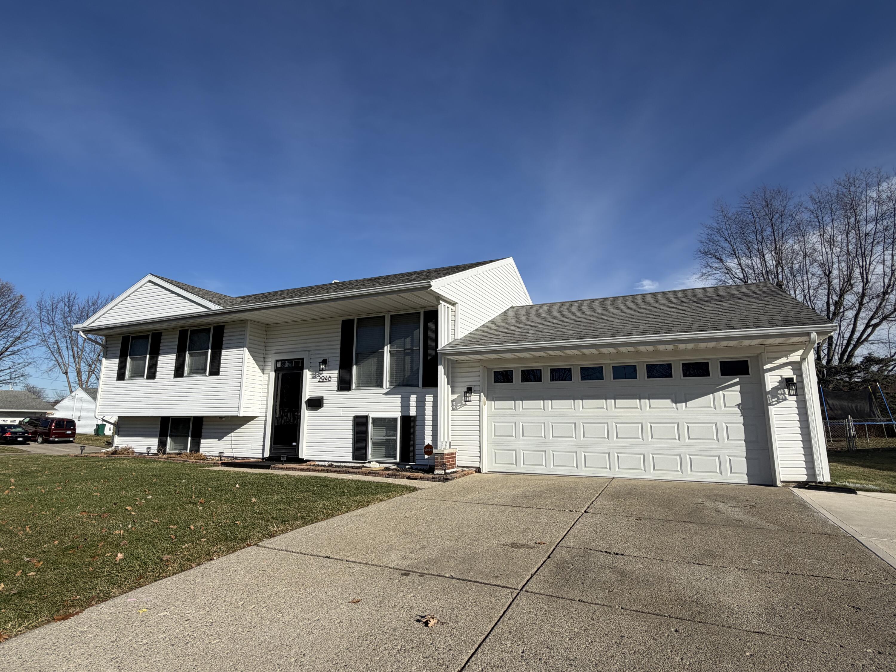 2948 Hyannis Drive, Springfield, Ohio 45503
