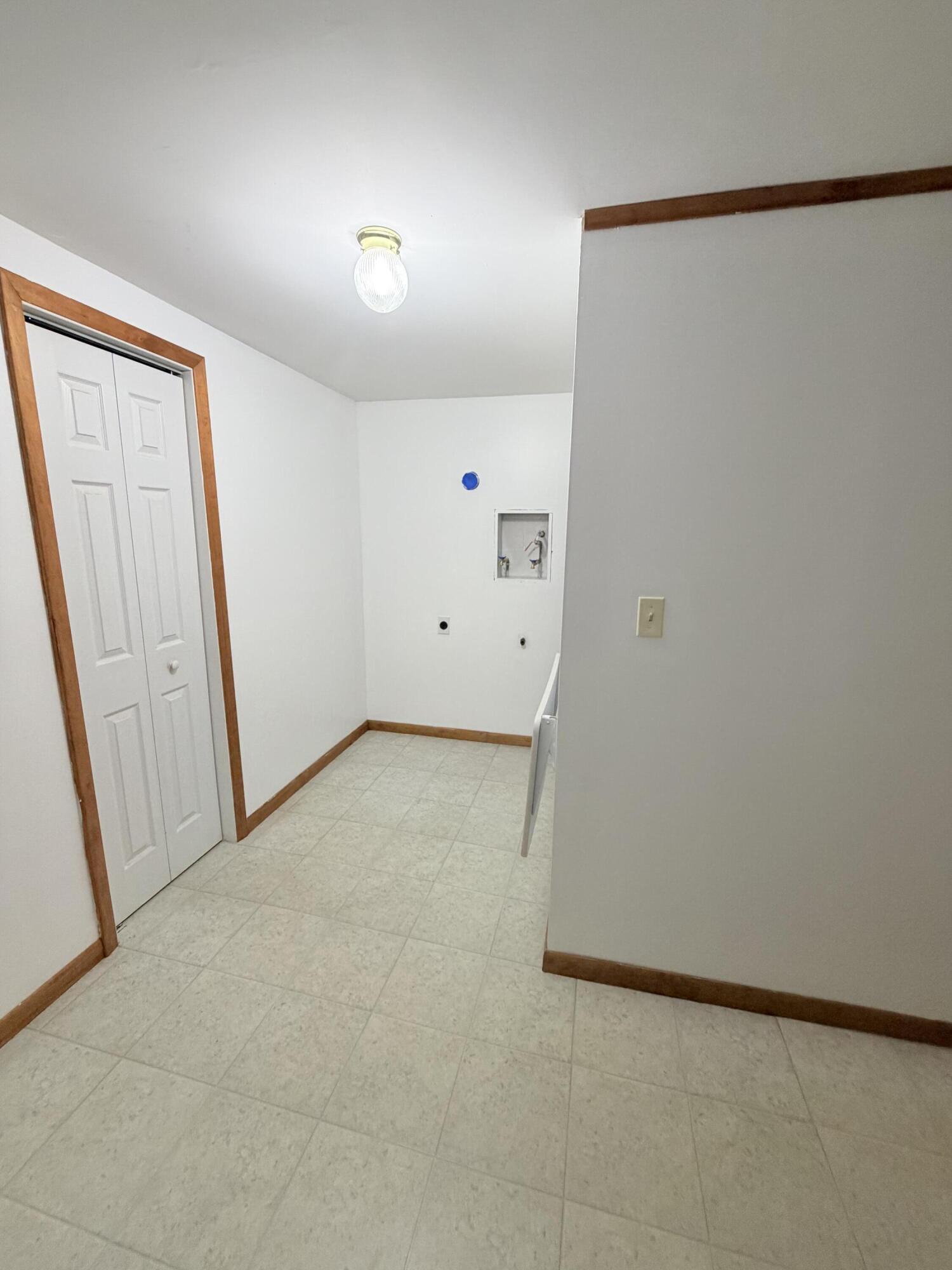 2948 Hyannis Drive, Springfield, Ohio 45503