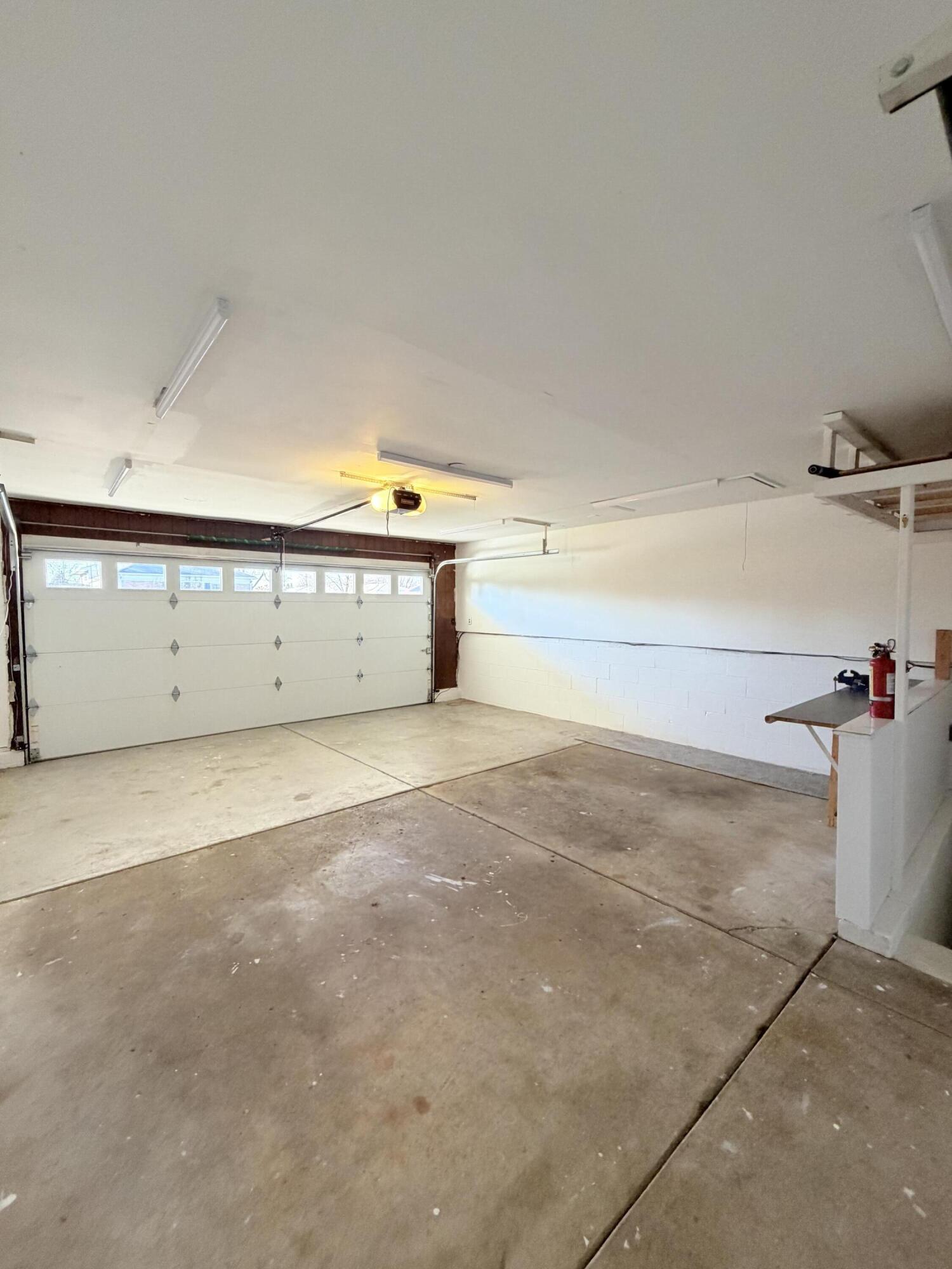 2948 Hyannis Drive, Springfield, Ohio 45503