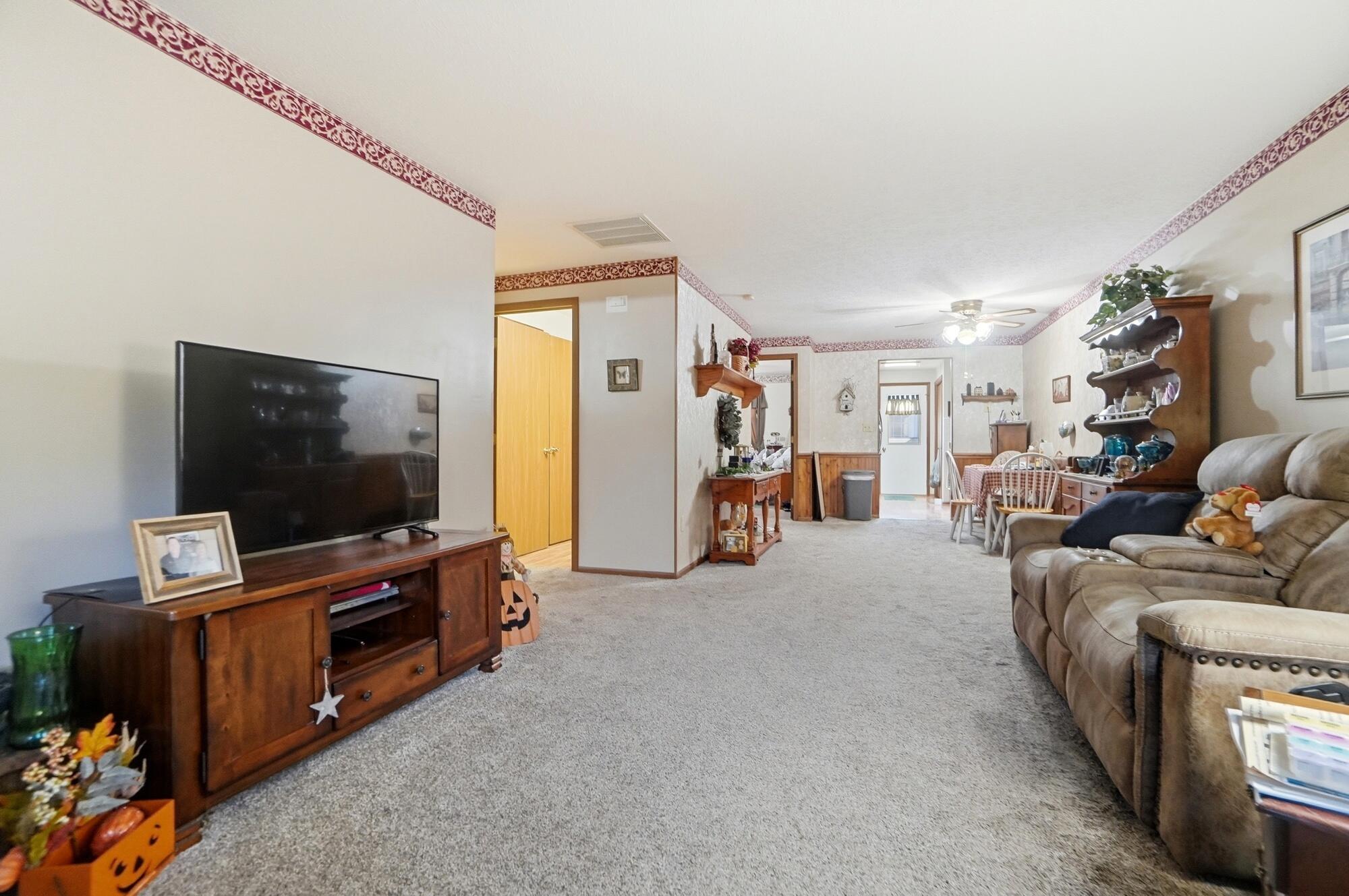 4446 Ridgewood East Road, Springfield, Ohio 45503