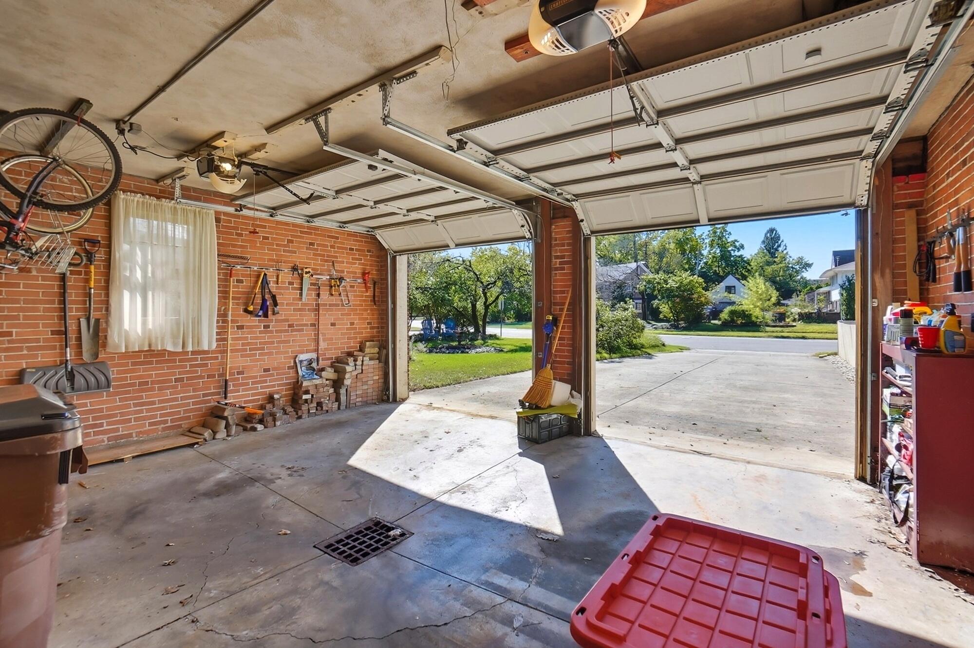 2002 Fountain Boulevard, Springfield, Ohio 45504