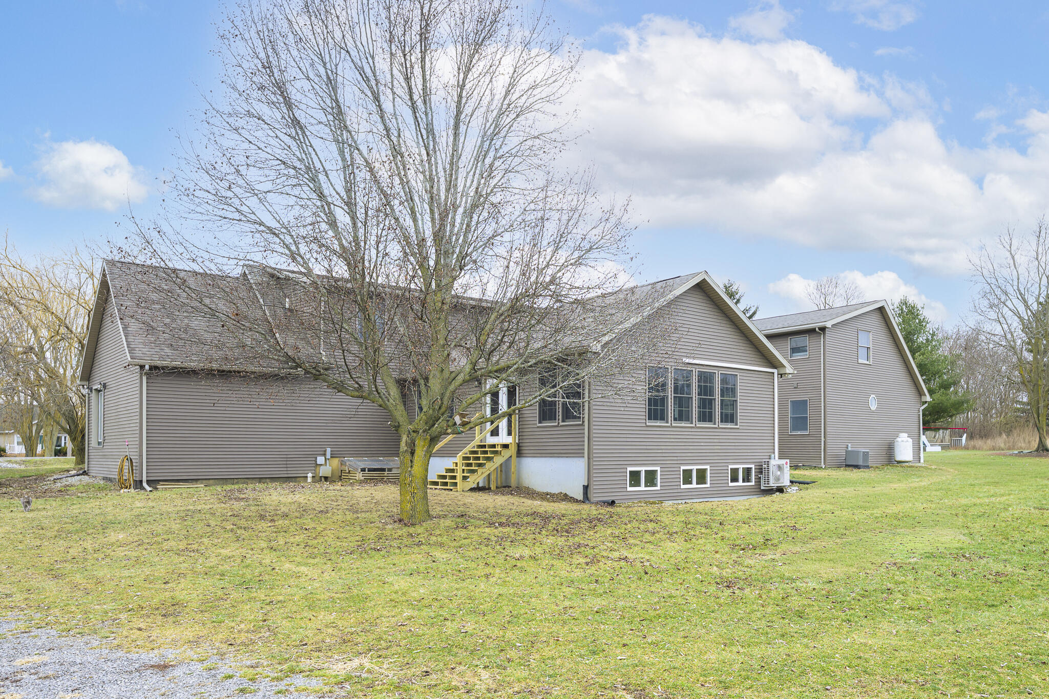 23481 Fairmount Road, Waynesfield, Ohio 45896