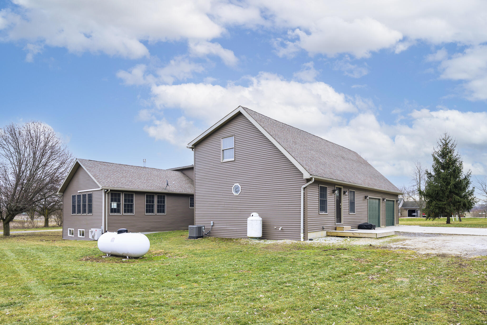 23481 Fairmount Road, Waynesfield, Ohio 45896