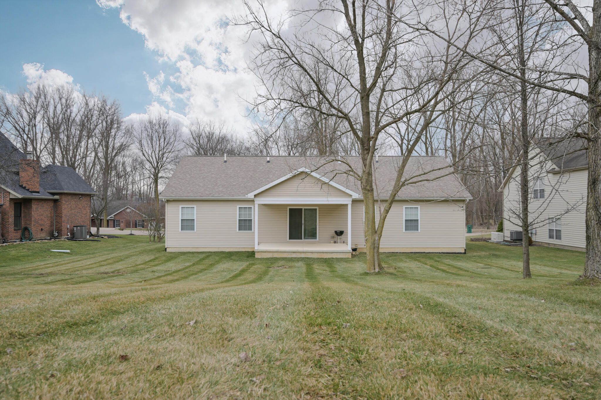 1327 Kingsgate Road, Springfield, Ohio 45503