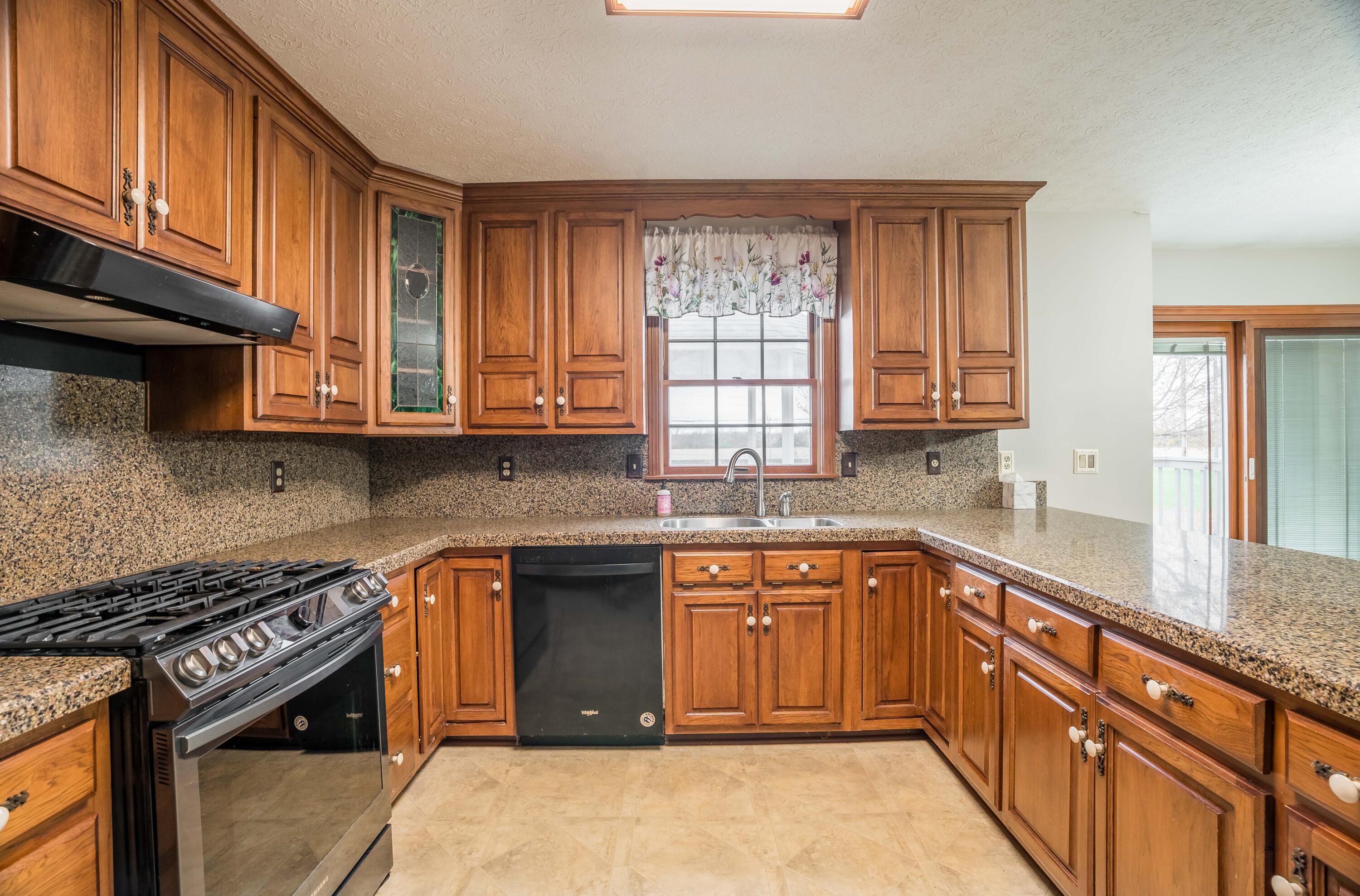 830 Pinehurst Drive, Tipp City, Ohio 45371