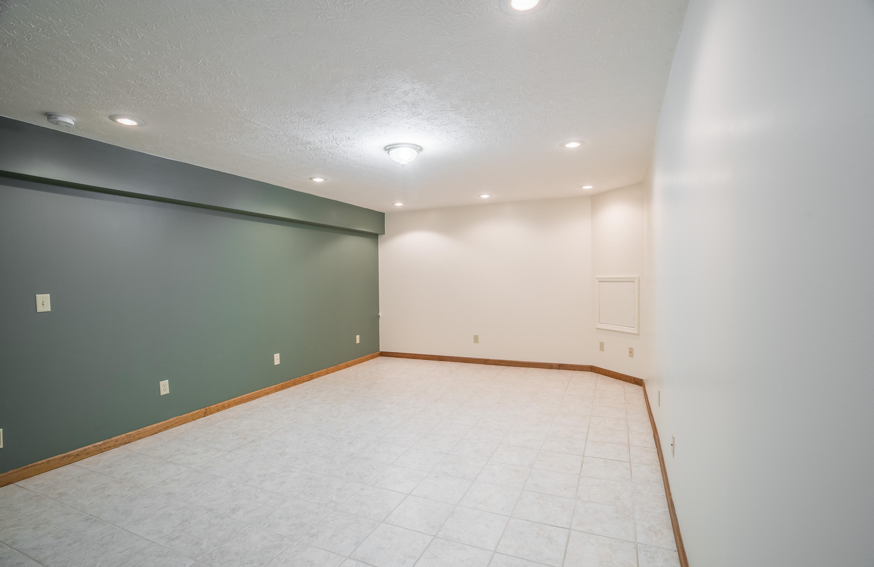 830 Pinehurst Drive, Tipp City, Ohio 45371