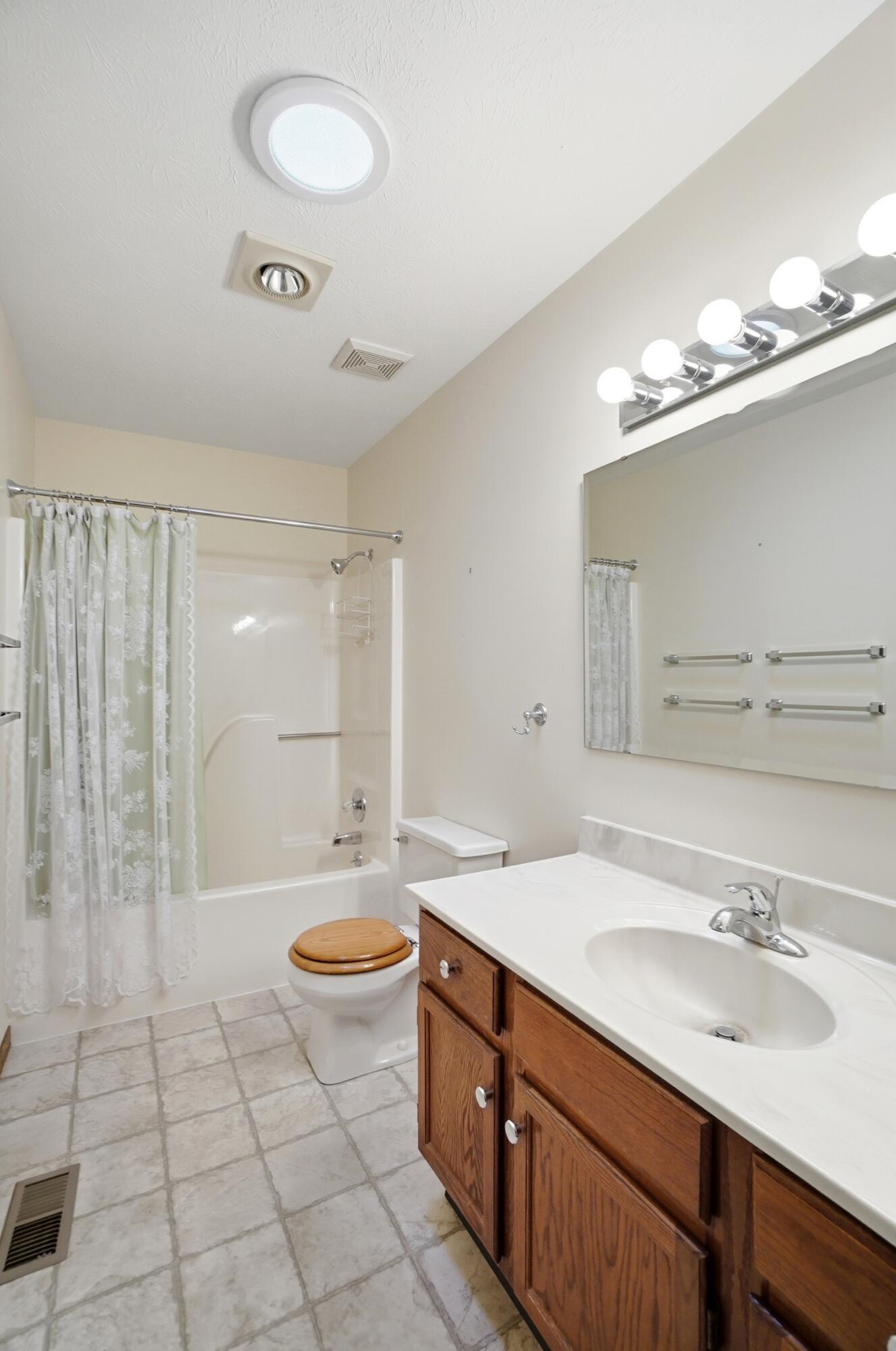 3031 Bradford Drive, Springfield, Ohio 45503