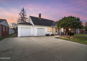 2057 High Street, Lima, Ohio, 3 Bedrooms Bedrooms, ,2 BathroomsBathrooms,Residential,For Sale,High,309231