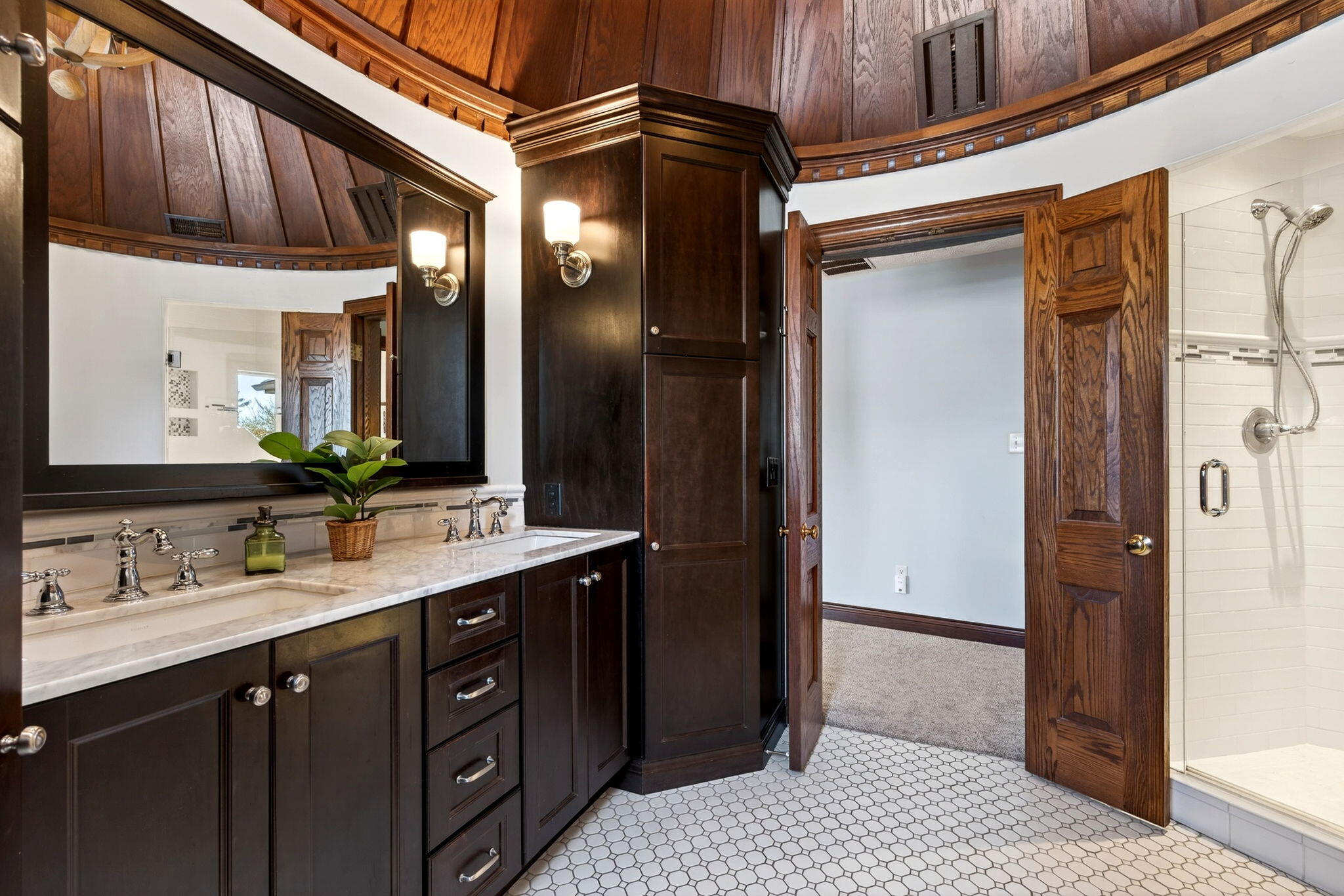 1300 Ginghamsburg Road, Tipp City, Ohio 45371