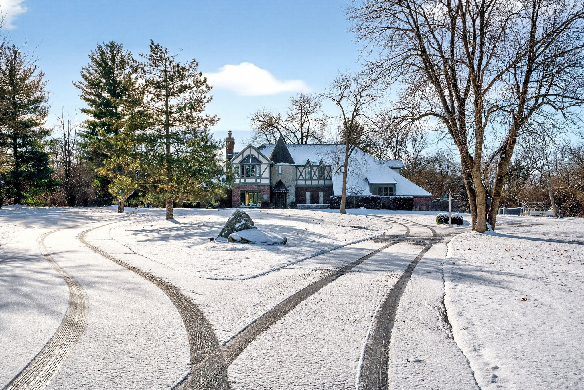 1300 Ginghamsburg Road, Tipp City, Ohio 45371