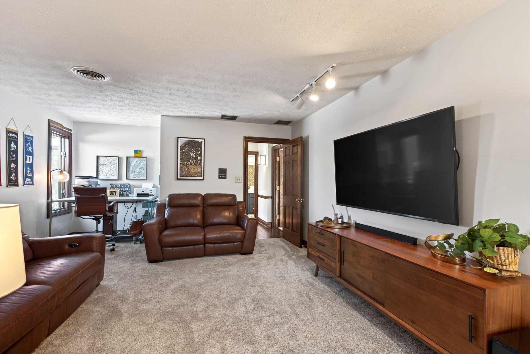 1300 Ginghamsburg Road, Tipp City, Ohio 45371