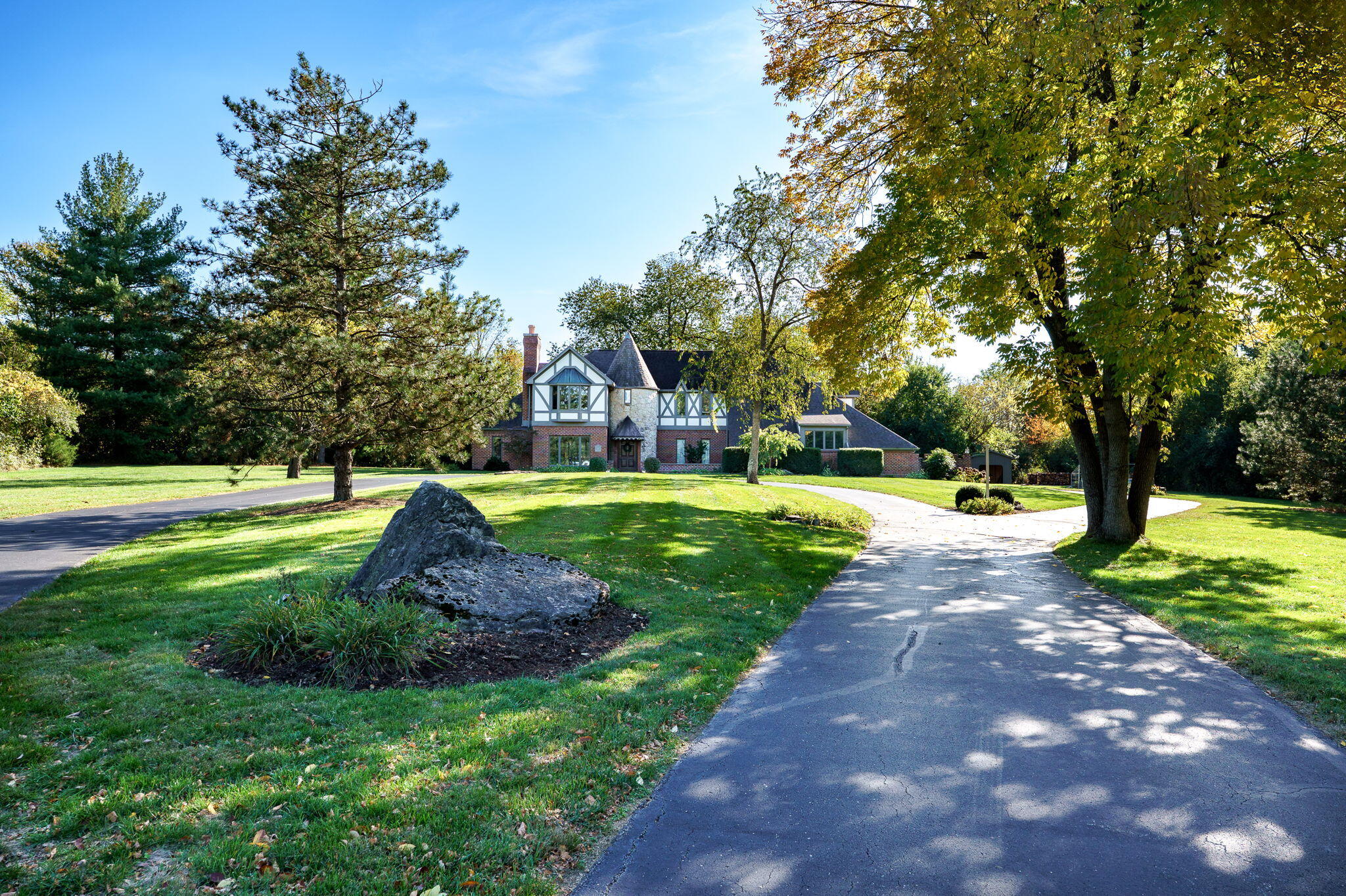 1300 Ginghamsburg Road, Tipp City, Ohio 45371