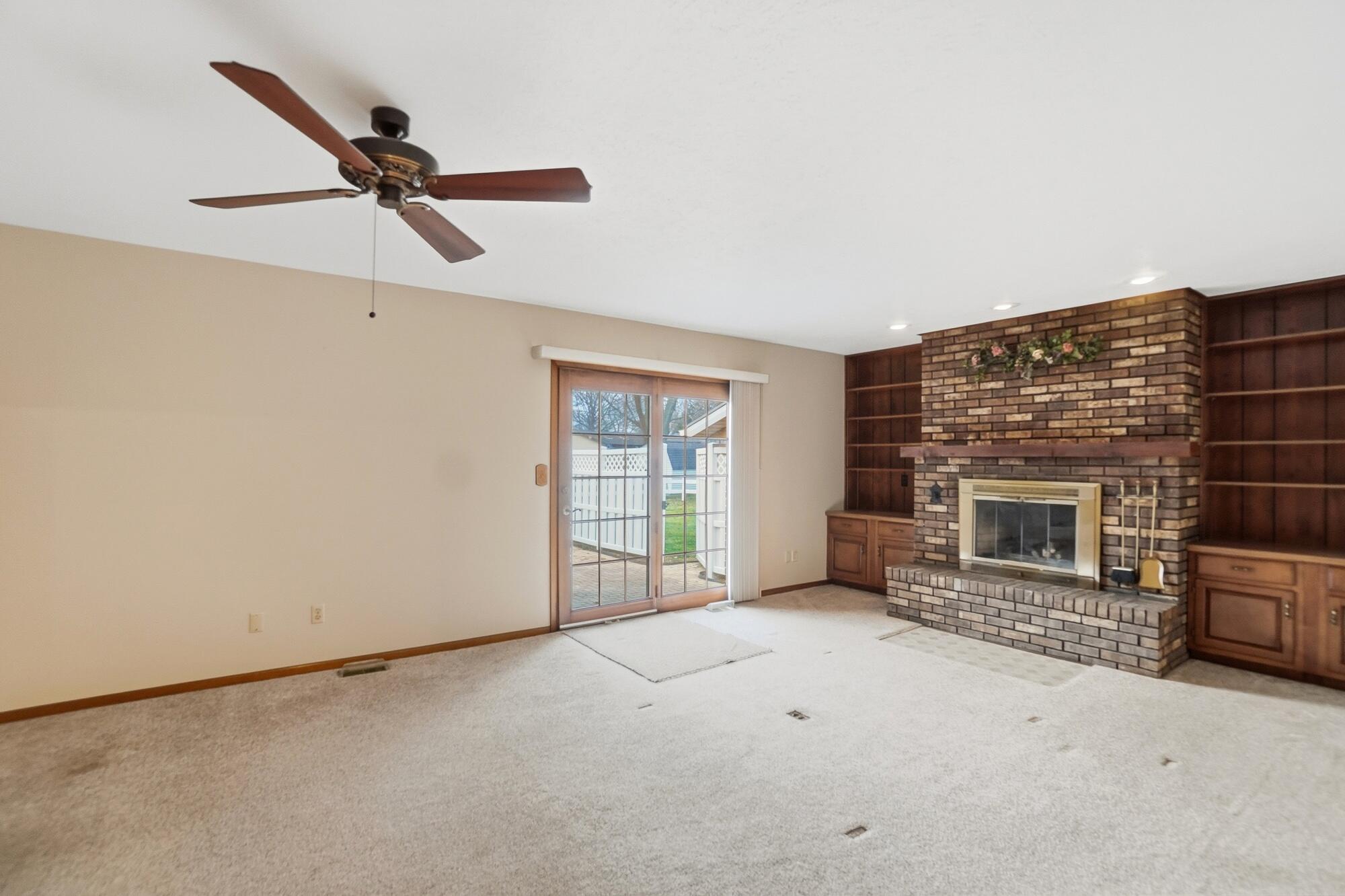 918 Carnation Drive, Wapakoneta, Ohio 45895