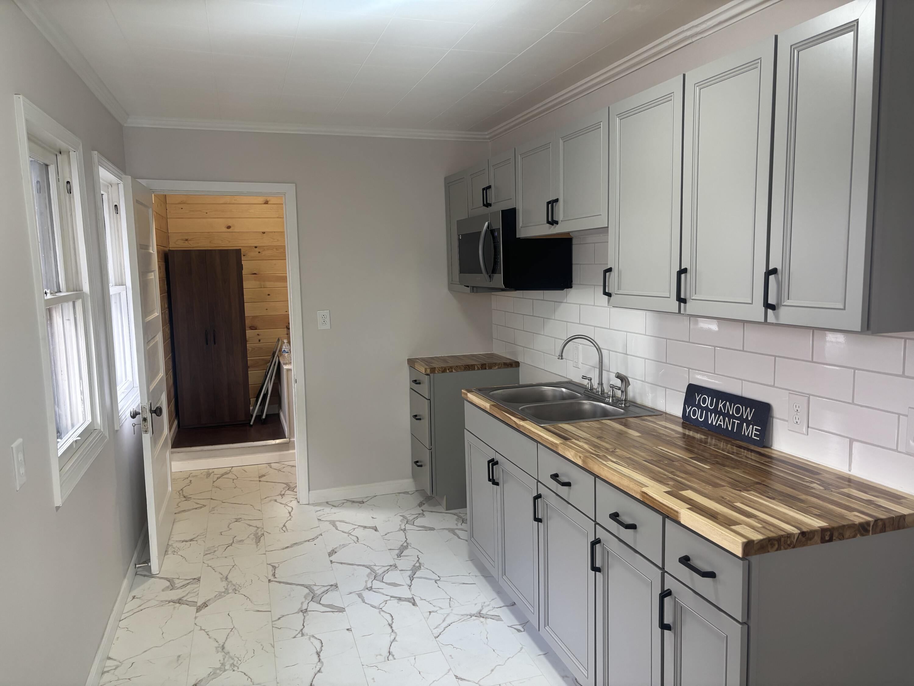 2124 Woodside Avenue, Springfield, Ohio 45503